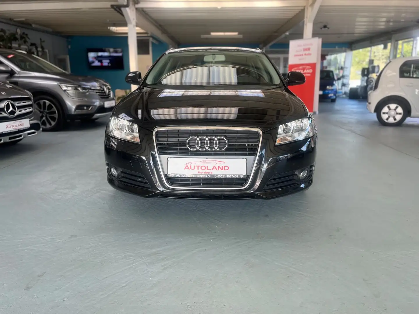 Audi A3 Sportback 2.0 TDI Ambition SHZ TEMP PDC Schwarz - 2