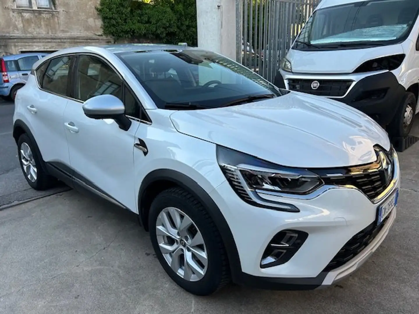 Renault Captur II 2019 1.0 tce Intens 90cv SOLO 43500 KM NAVY Wit - 1