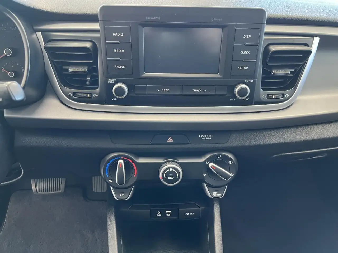 Kia Rio снимка Kia Rio