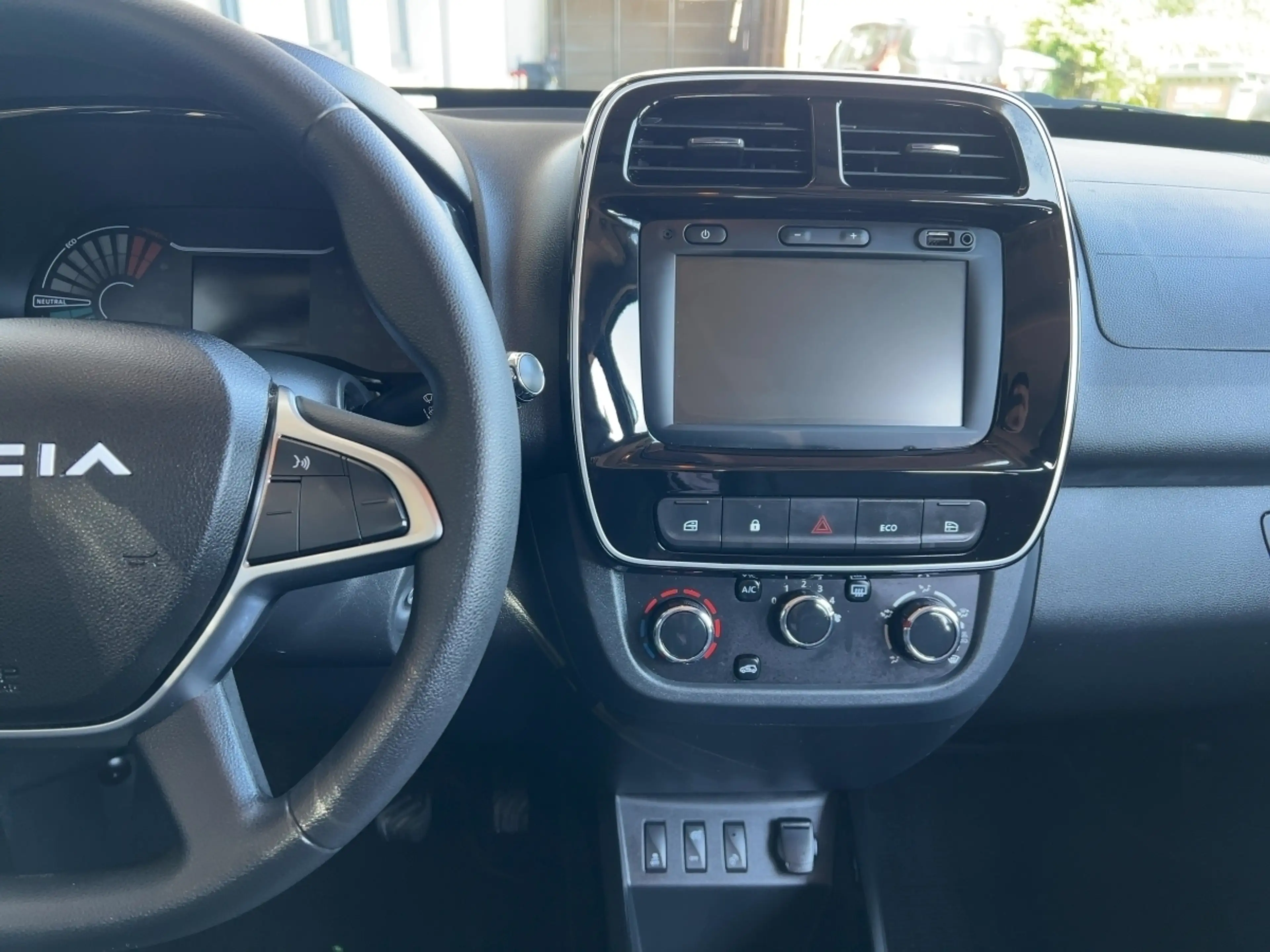 Dacia Spring Essential KLIMA LED-Tagfahrlicht ABS ESP ZV — photo 12