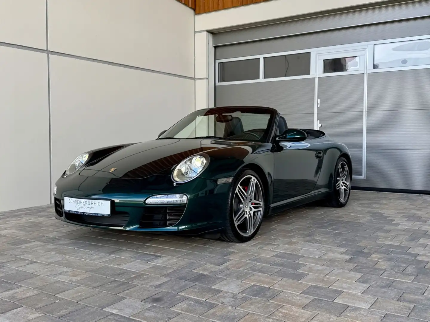 Porsche 997 .2 Carrera S Cabriolet - Racing Green Grün - 1