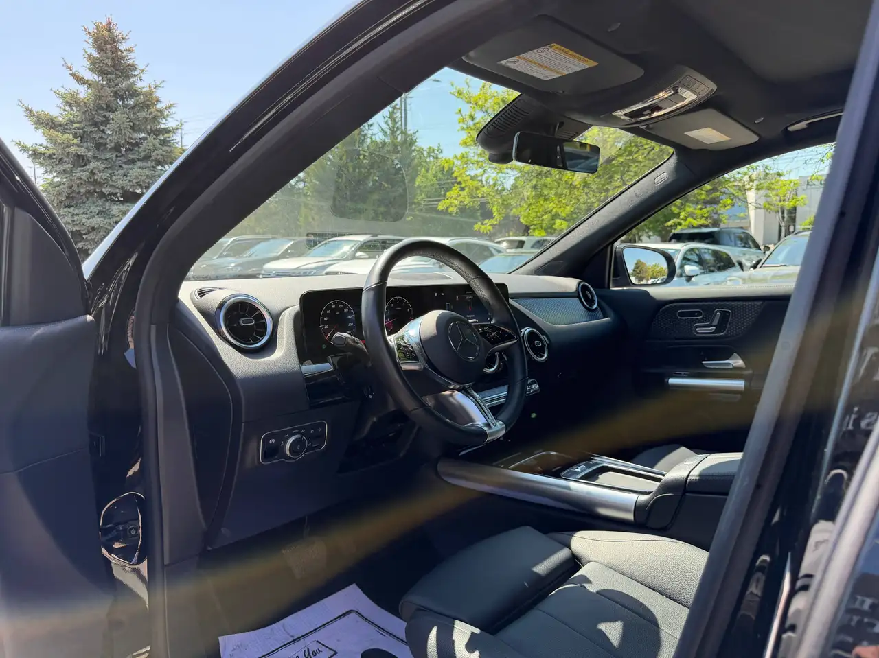 Mercedes-Benz GLA снимка Mercedes-Benz GLA