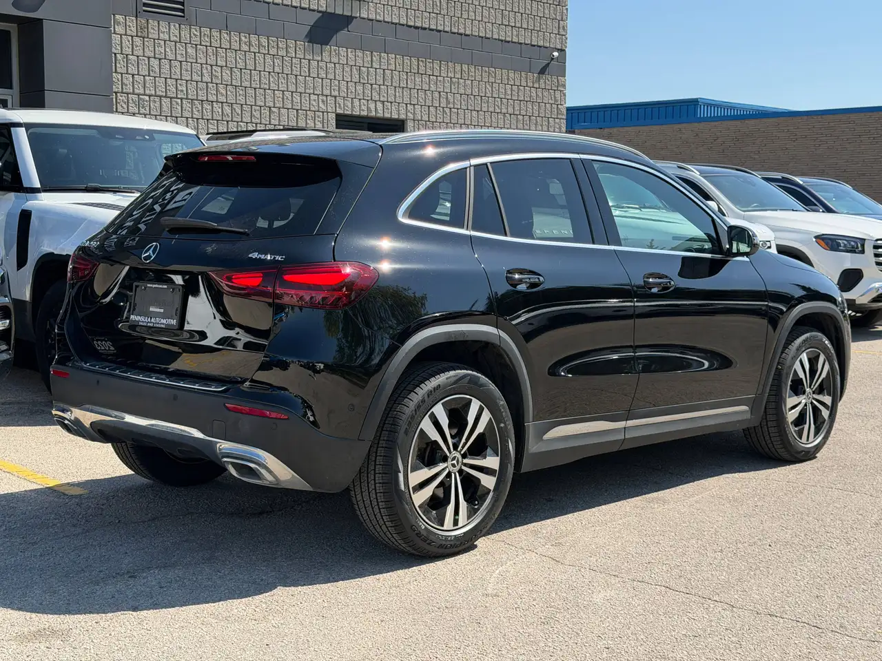 Mercedes-Benz GLA снимка Mercedes-Benz GLA