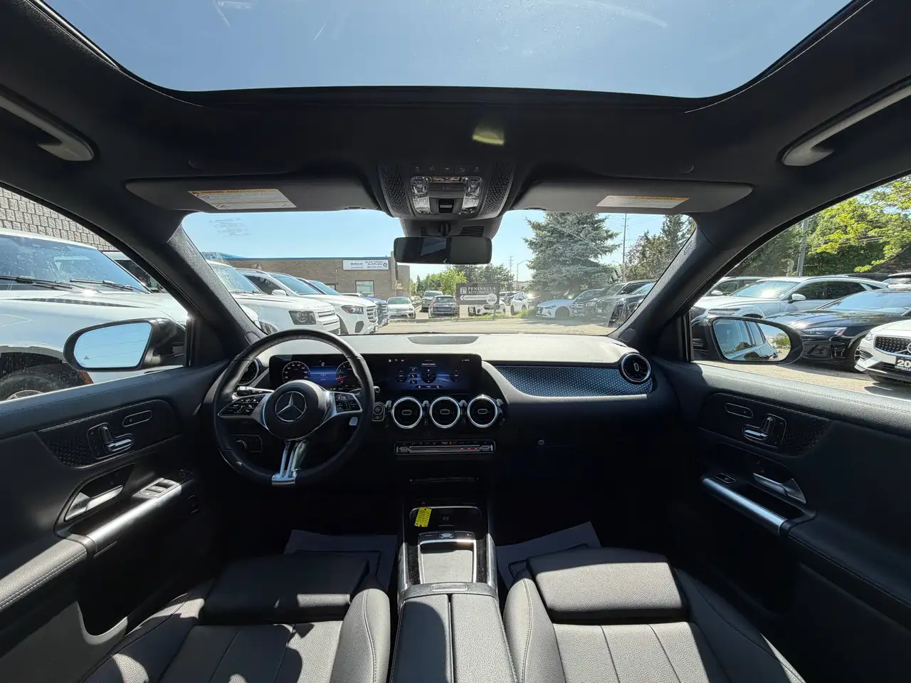 Mercedes-Benz GLA снимка Mercedes-Benz GLA