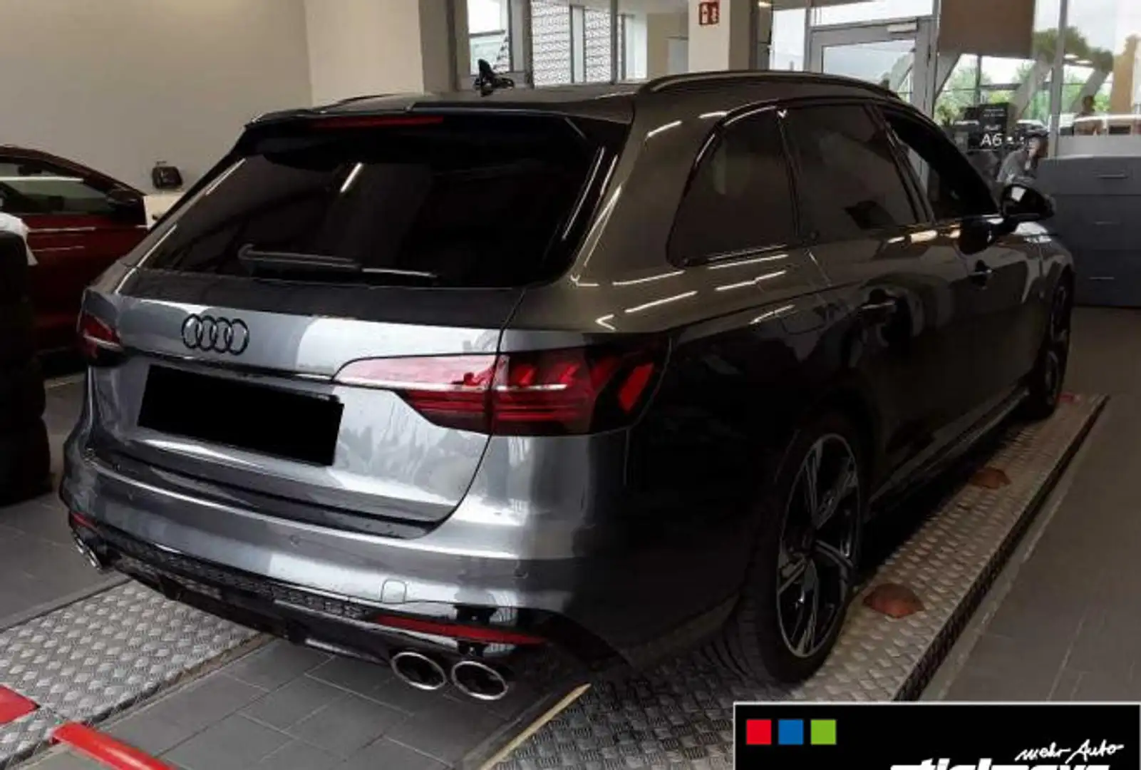 Audi S4 Avant competition edition TDI ACC+AHK+B&O+MATRIX+N Šedá - 2