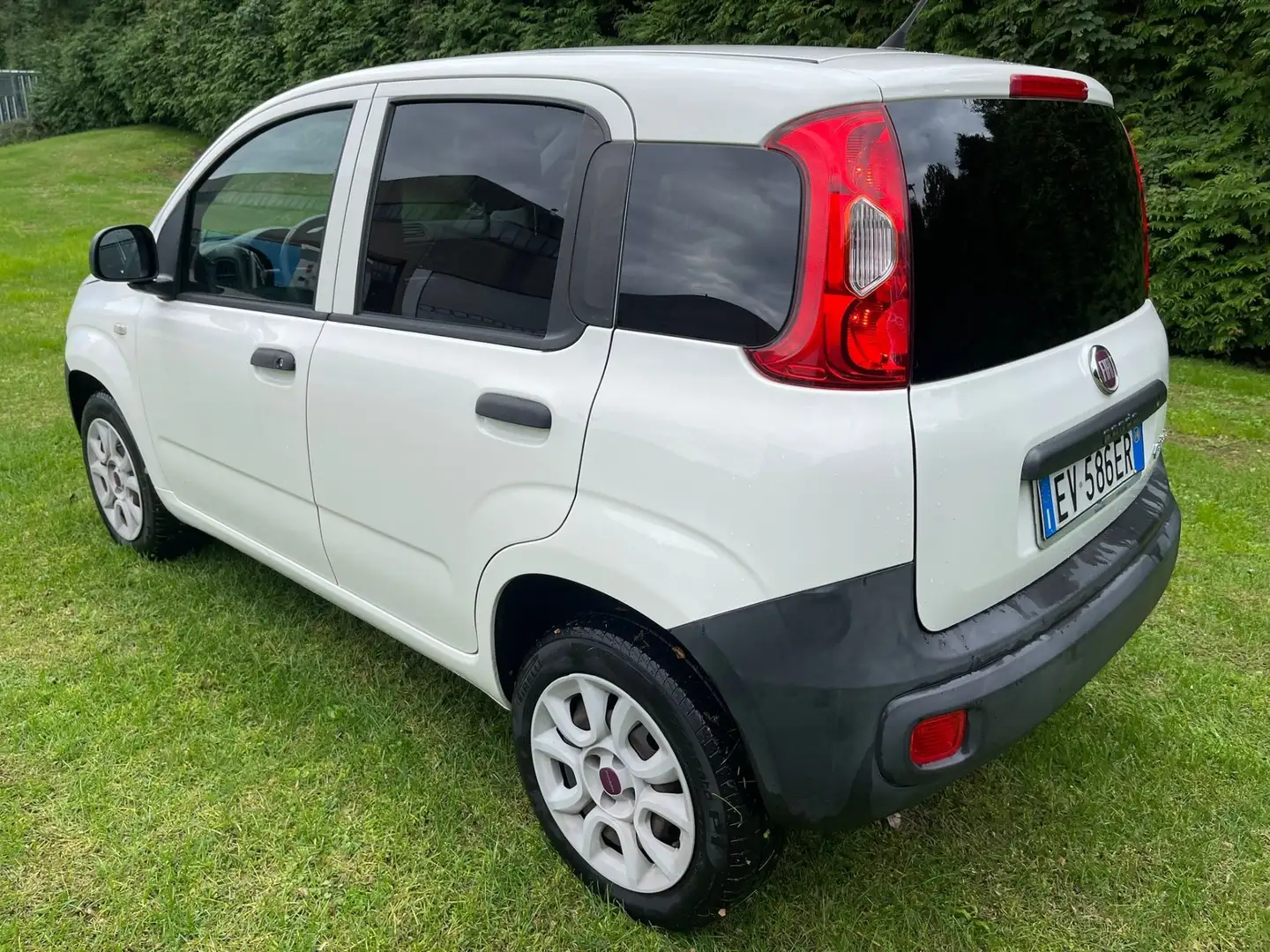 Fiat Panda 0.9 t.air t. natural power Lounge 80cv Bianco - 2