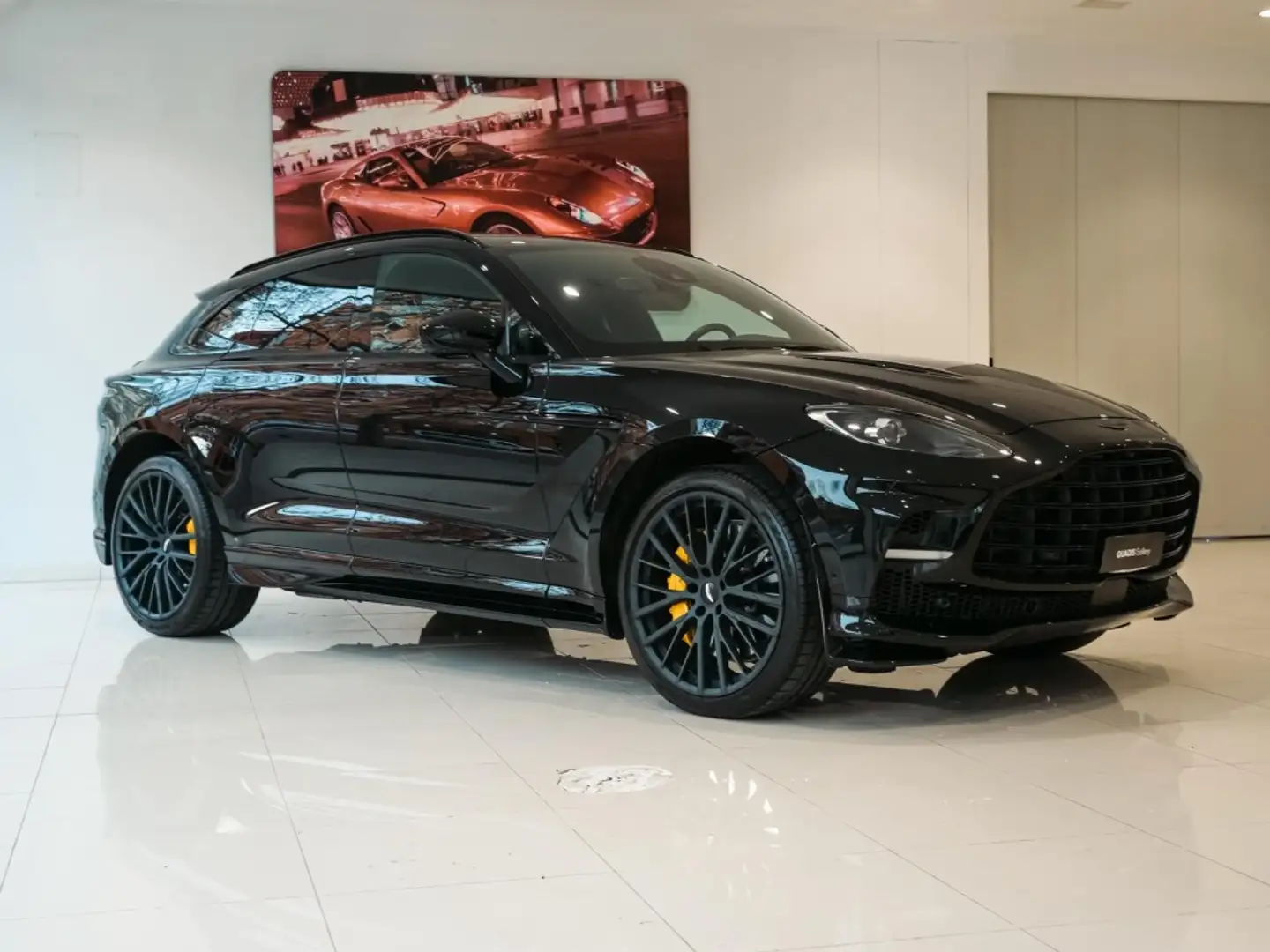 Aston Martin DBX 707 Negro - 1