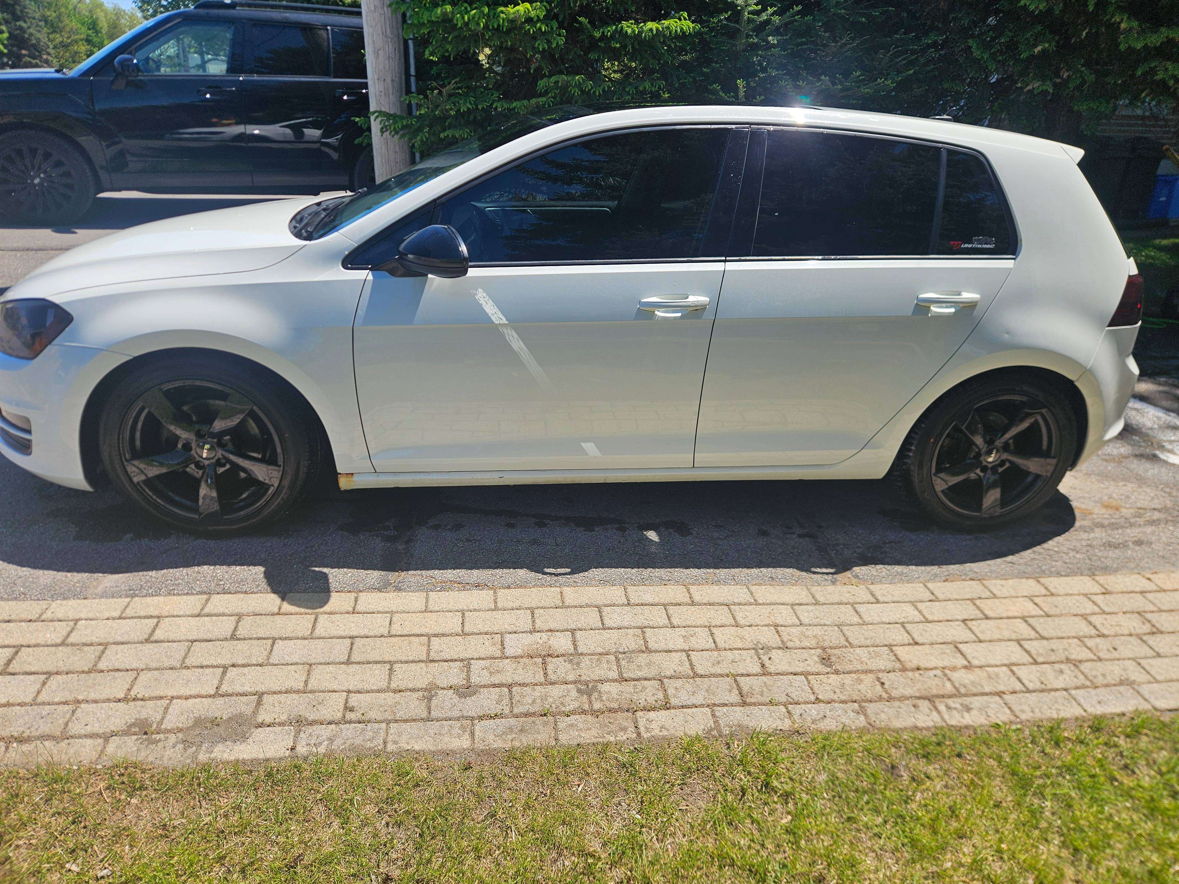 2016 Volkswagen Golf Comfortline alt 5