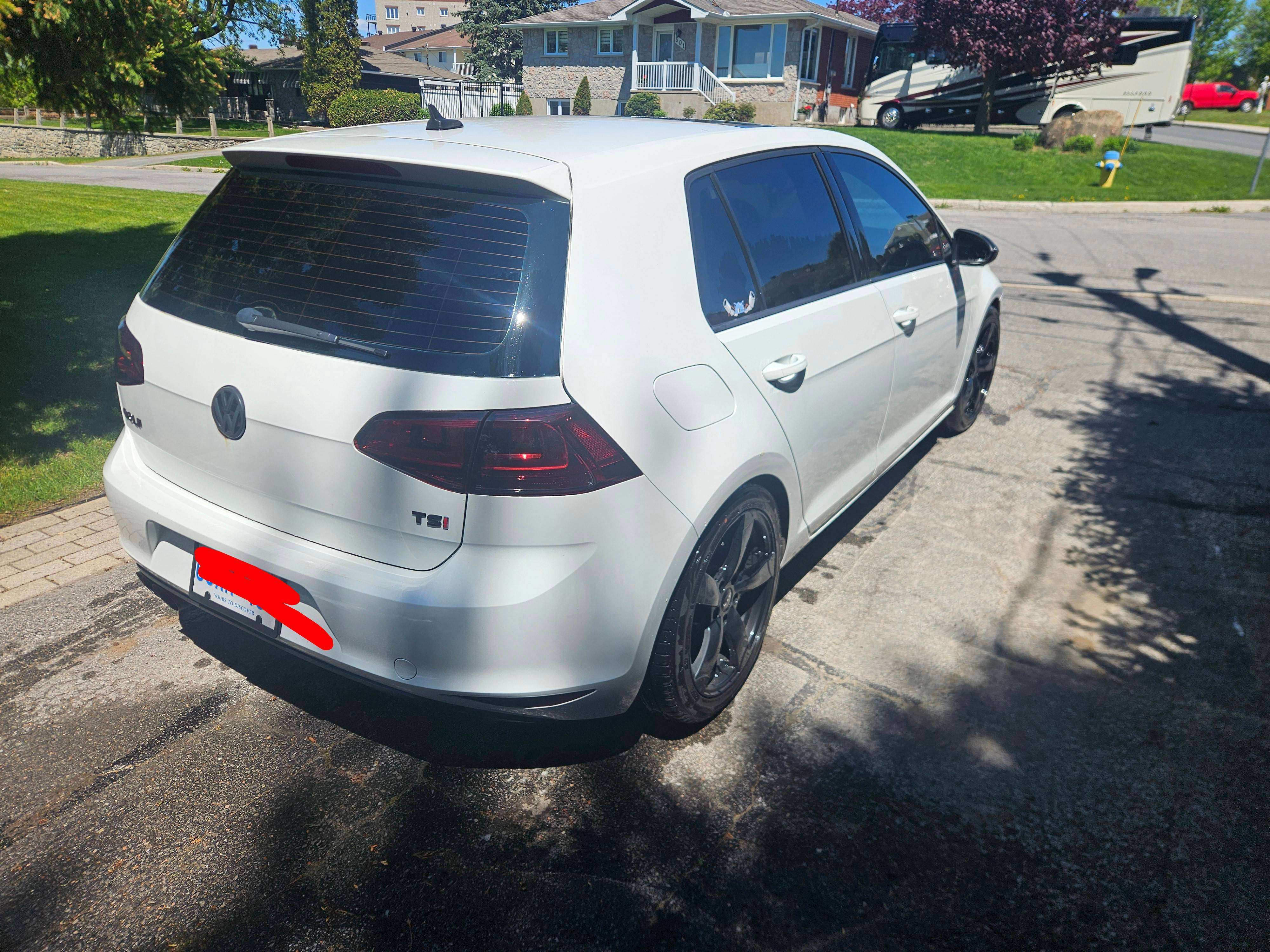 2016 Volkswagen Golf Comfortline alt 3