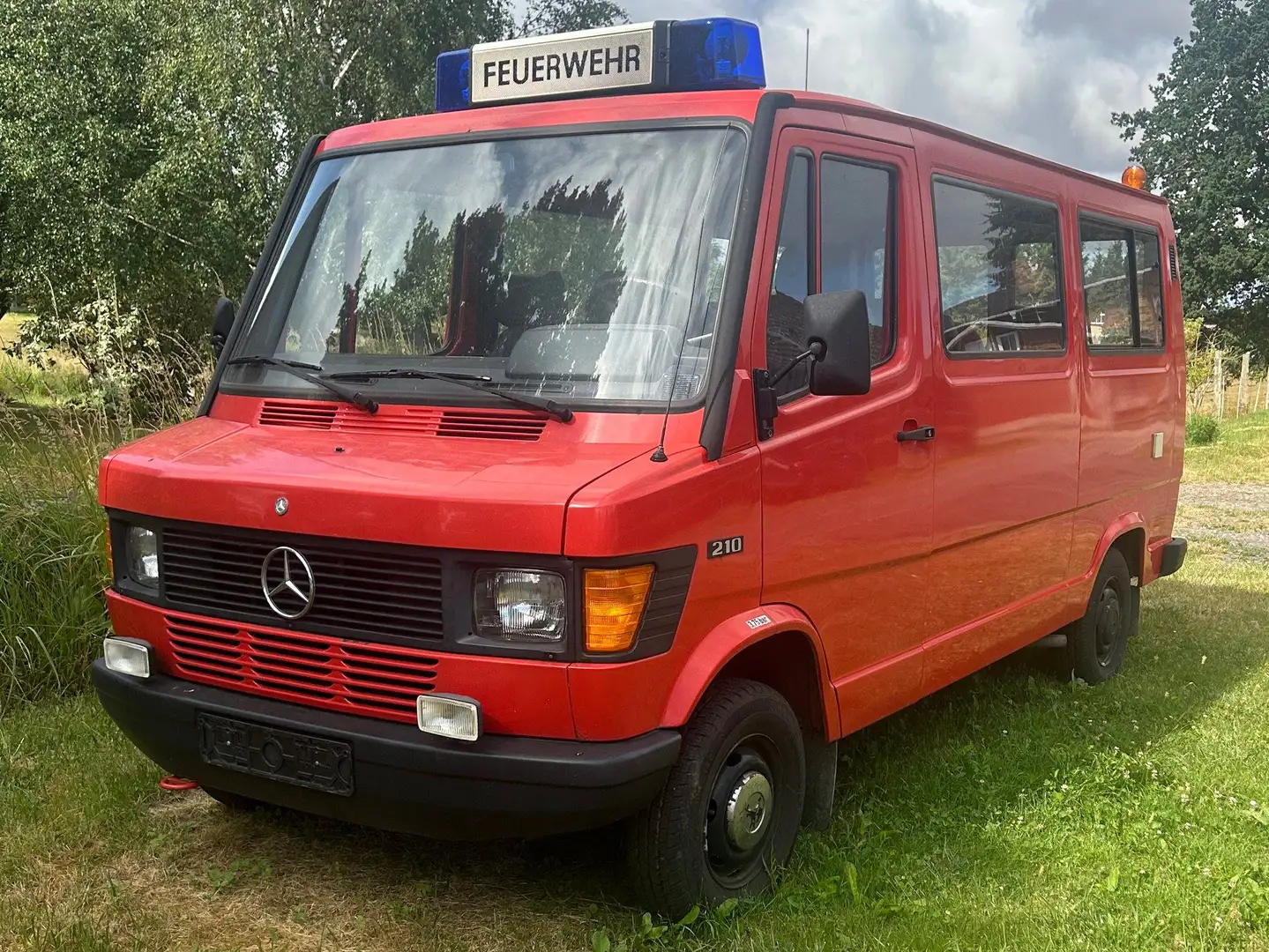 Mercedes-Benz T1 310   602.071 Rouge - 1