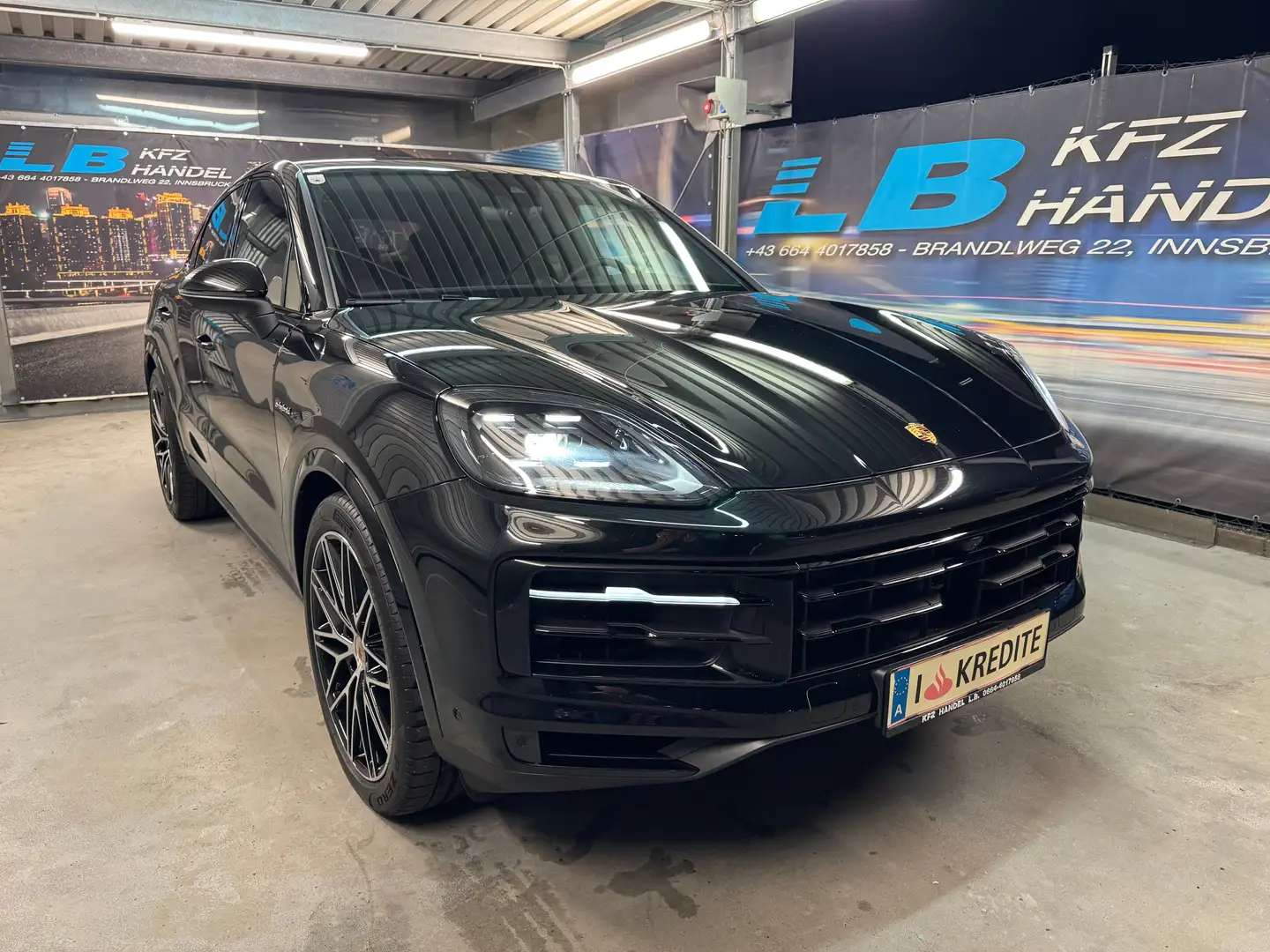 Porsche Cayenne E-Hybrid Schwarz - 1