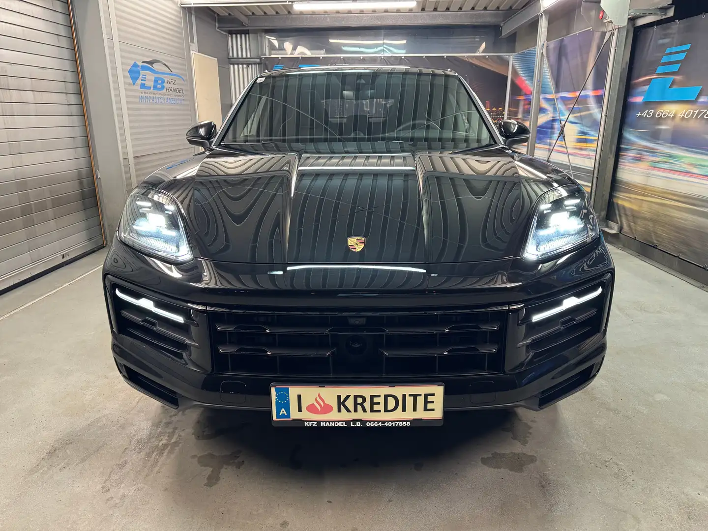Porsche Cayenne E-Hybrid Schwarz - 2