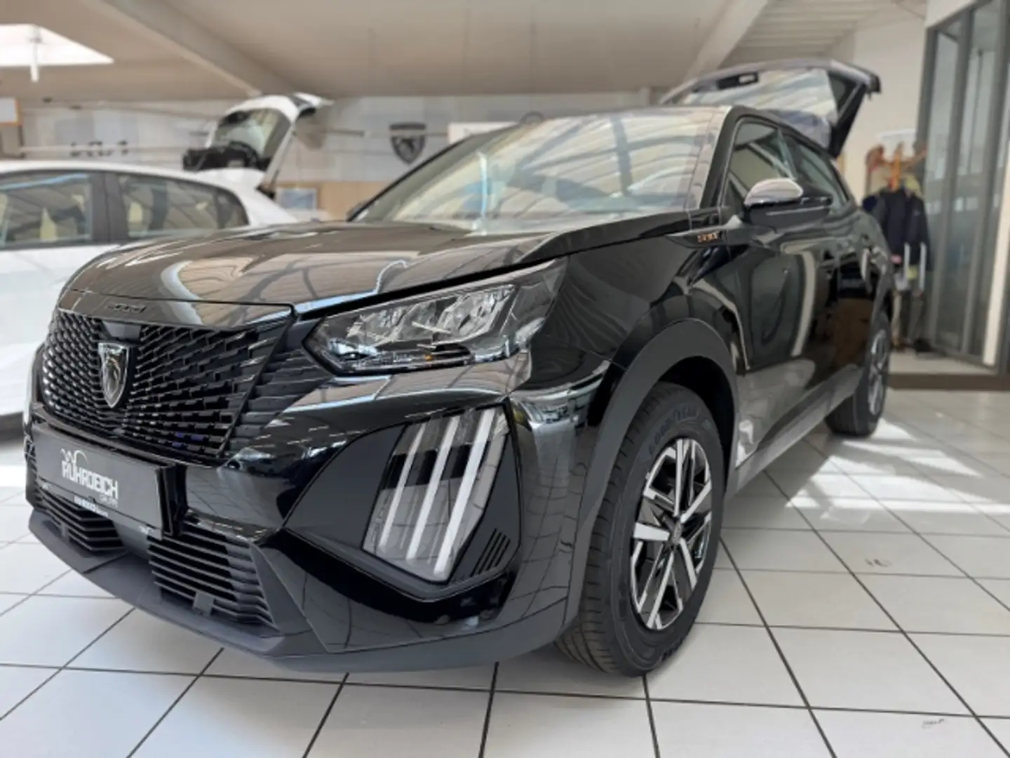 Peugeot 2008 Hybrid 145 Style 1.2 EU6e SZH, AHK sofort Noir - 2