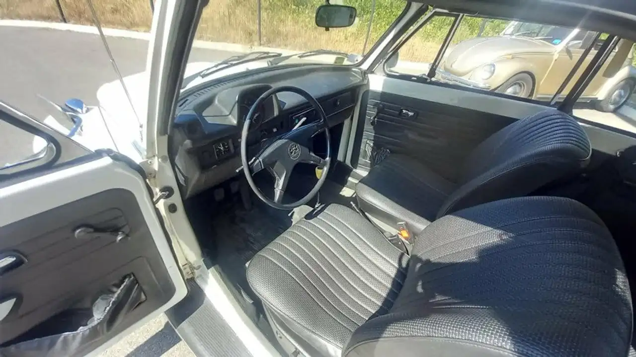 Volkswagen Coccinelle Finition LS: Moteur 1600 d’origine et freins a disques avant, foto 6