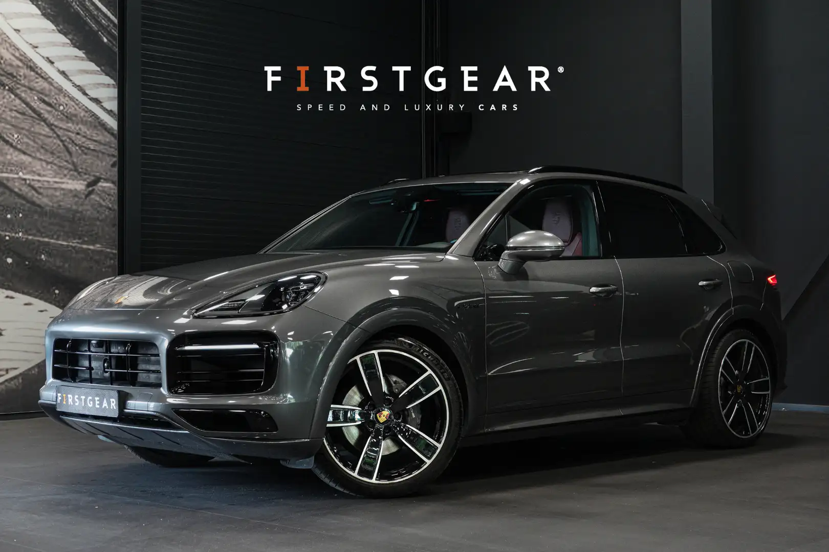 Porsche Cayenne 3.0 E-Hybrid *Sport-Chrono / PASM / Panorama / BOS Grijs - 1