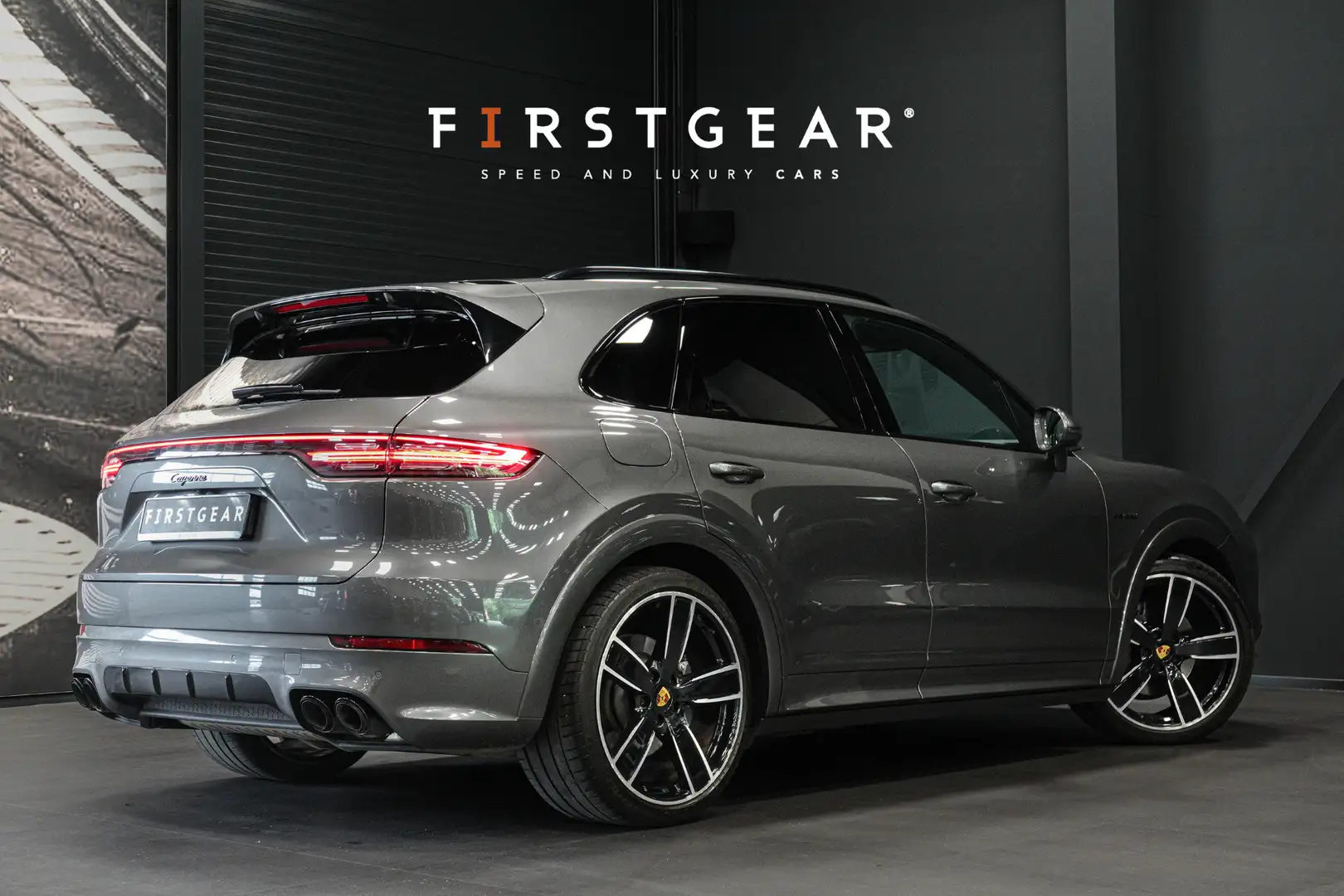 Porsche Cayenne 3.0 E-Hybrid *Sport-Chrono / PASM / Panorama / BOS Gris - 2