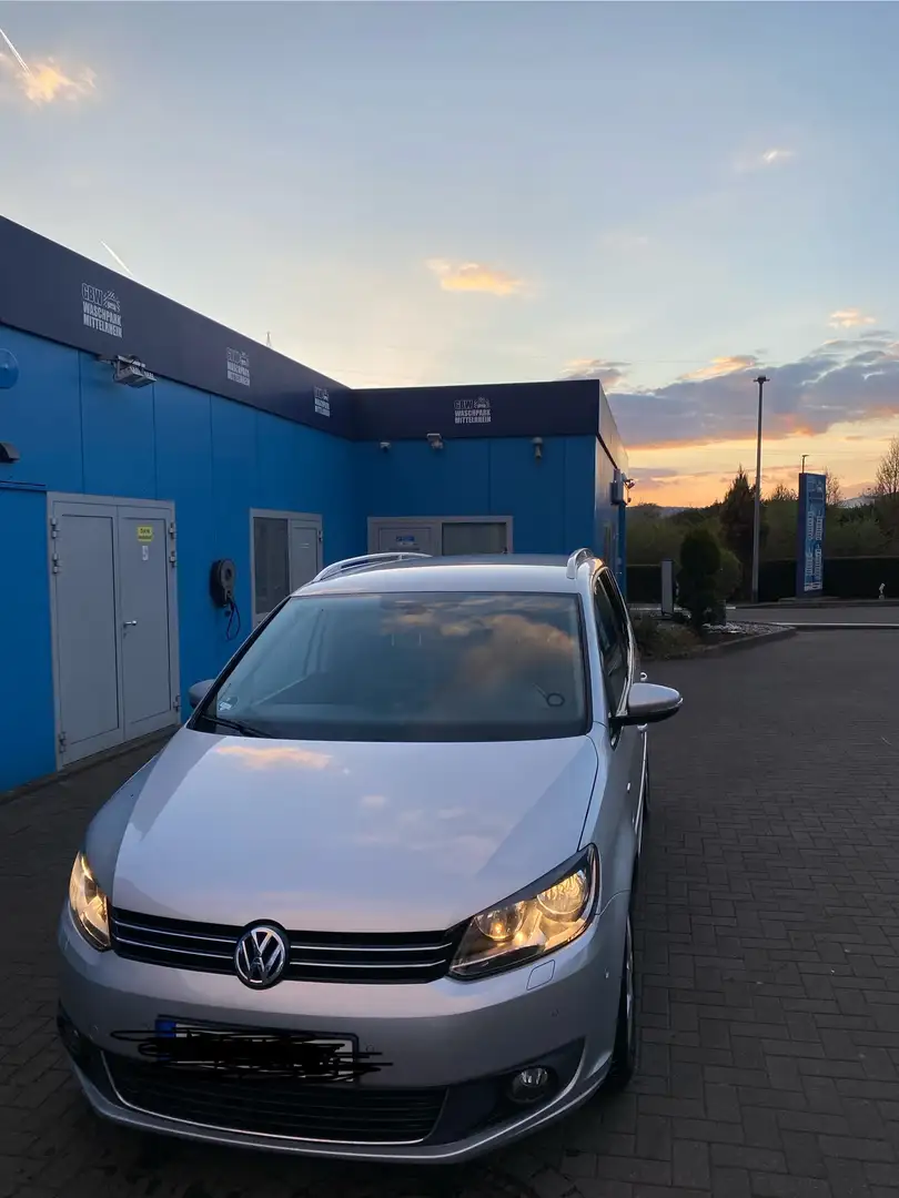 Volkswagen Touran Life BMT Grau - 1