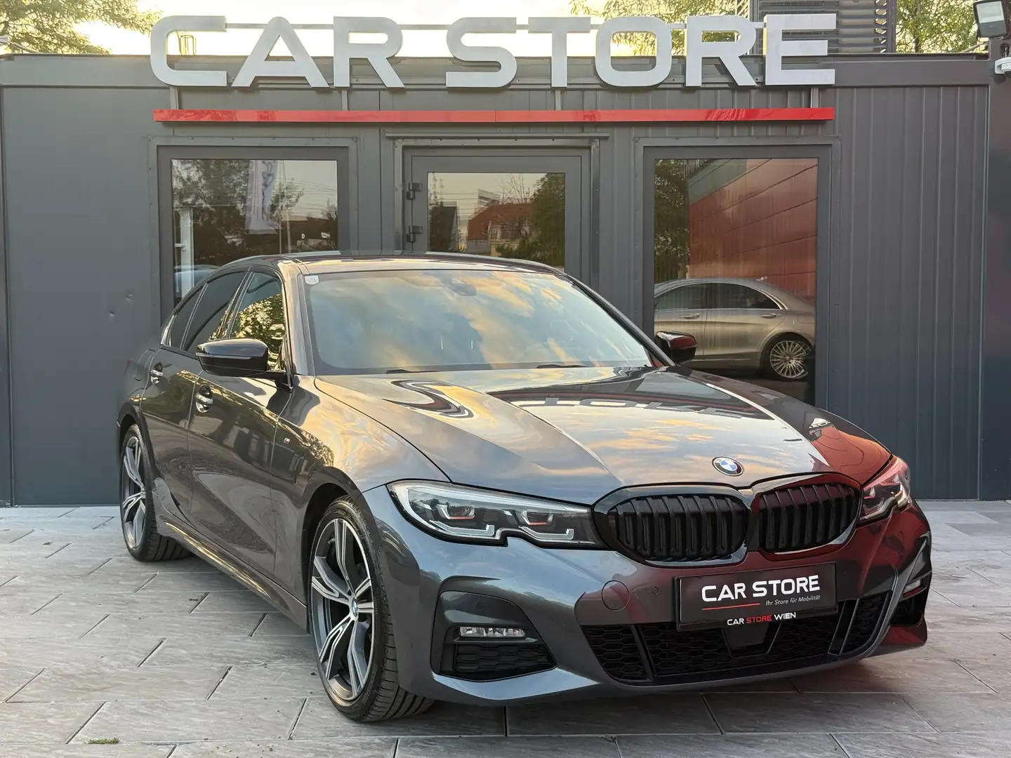 BMW 320 dxDrive|MSport|Navi|LED|Abstandstemp|1Besitz|Leder Grau - 1
