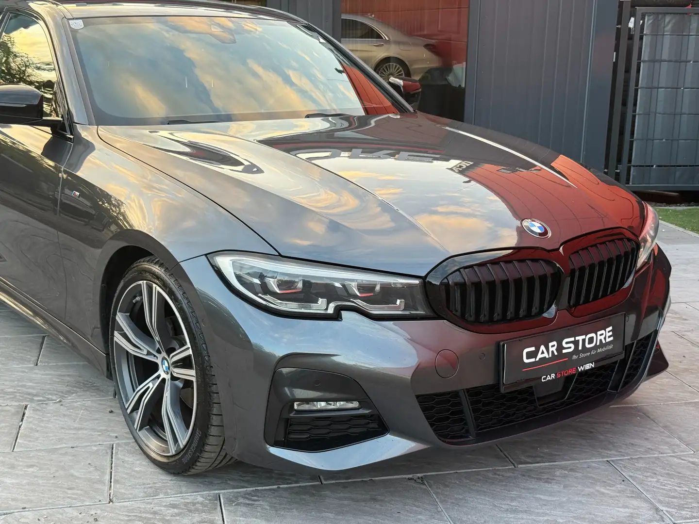 BMW 320 dxDrive|MSport|Navi|LED|Abstandstemp|1Besitz|Leder Grau - 2