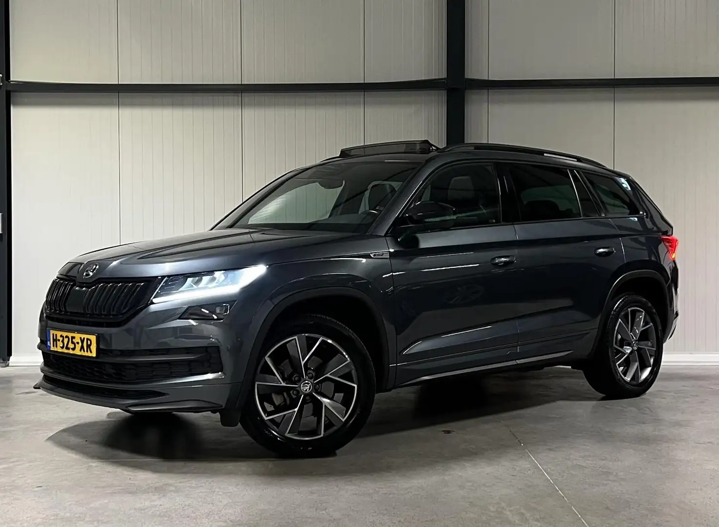 Skoda Kodiaq 1.5 TSI Sportline Pano Virtual 7 Pers Trekhaak Gris - 1
