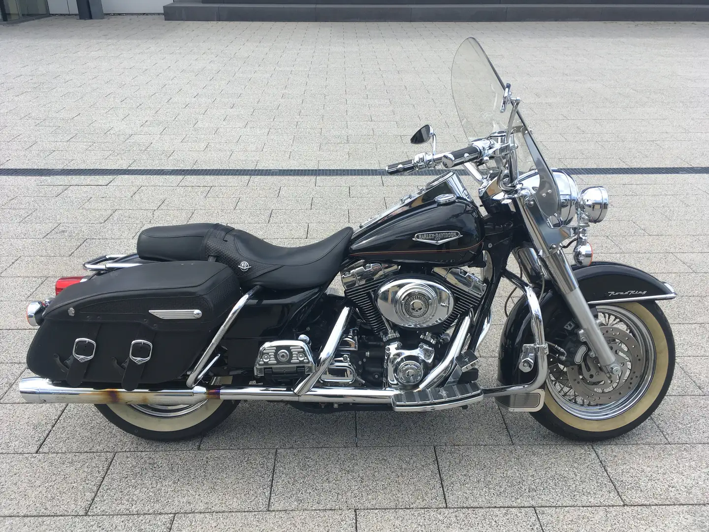 Harley-Davidson Road King Classic FLHRCI Чорний - 1