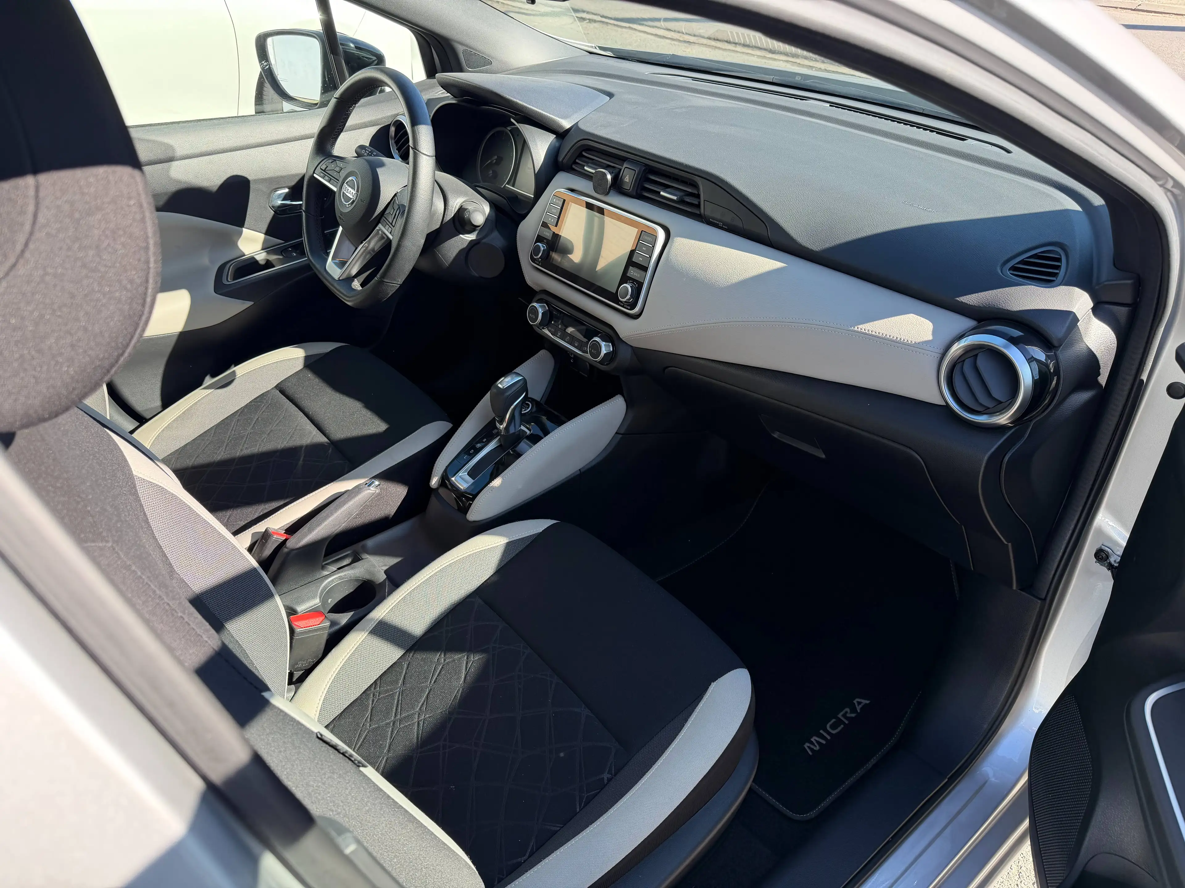 Nissan Micra 1.4i 16v Elegance N-CVT Navi / Camera / Garantie — photo 11
