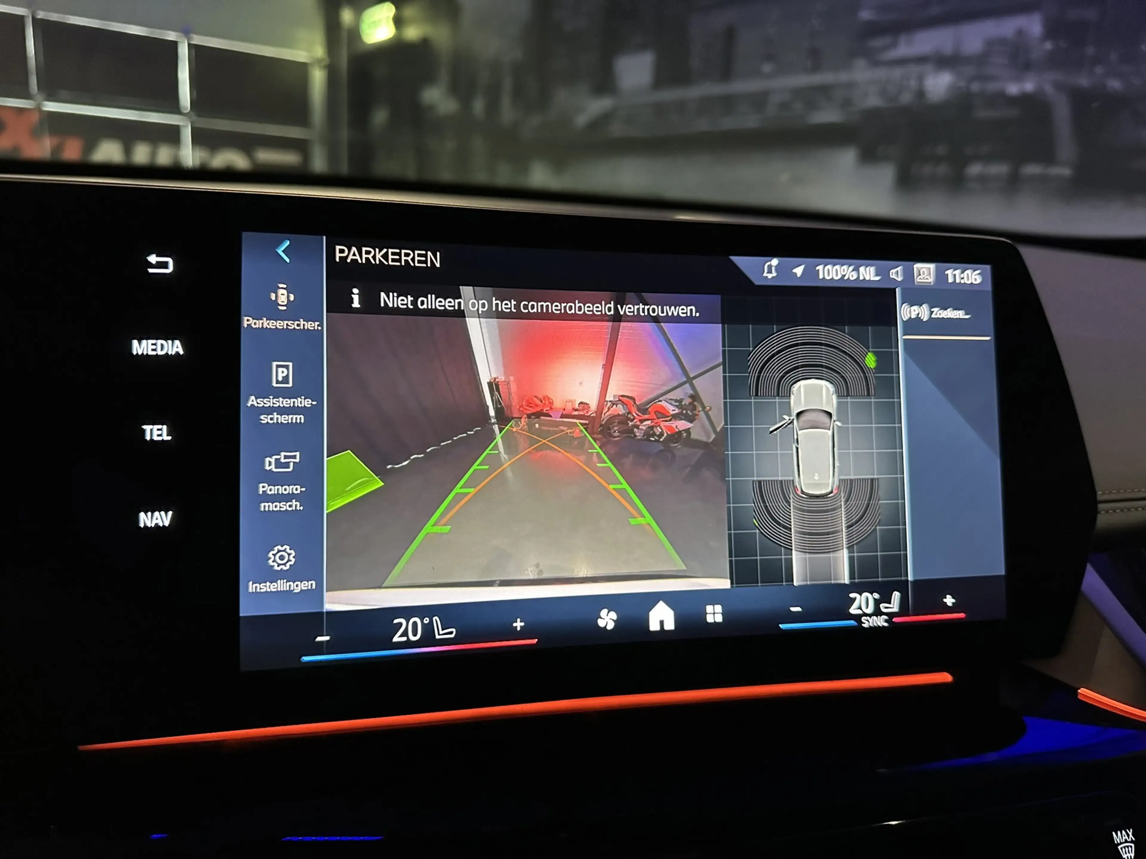 BMW iX1 EDrive20 67 kWh L *Leder*Camera*Premiumpack* — photo 27