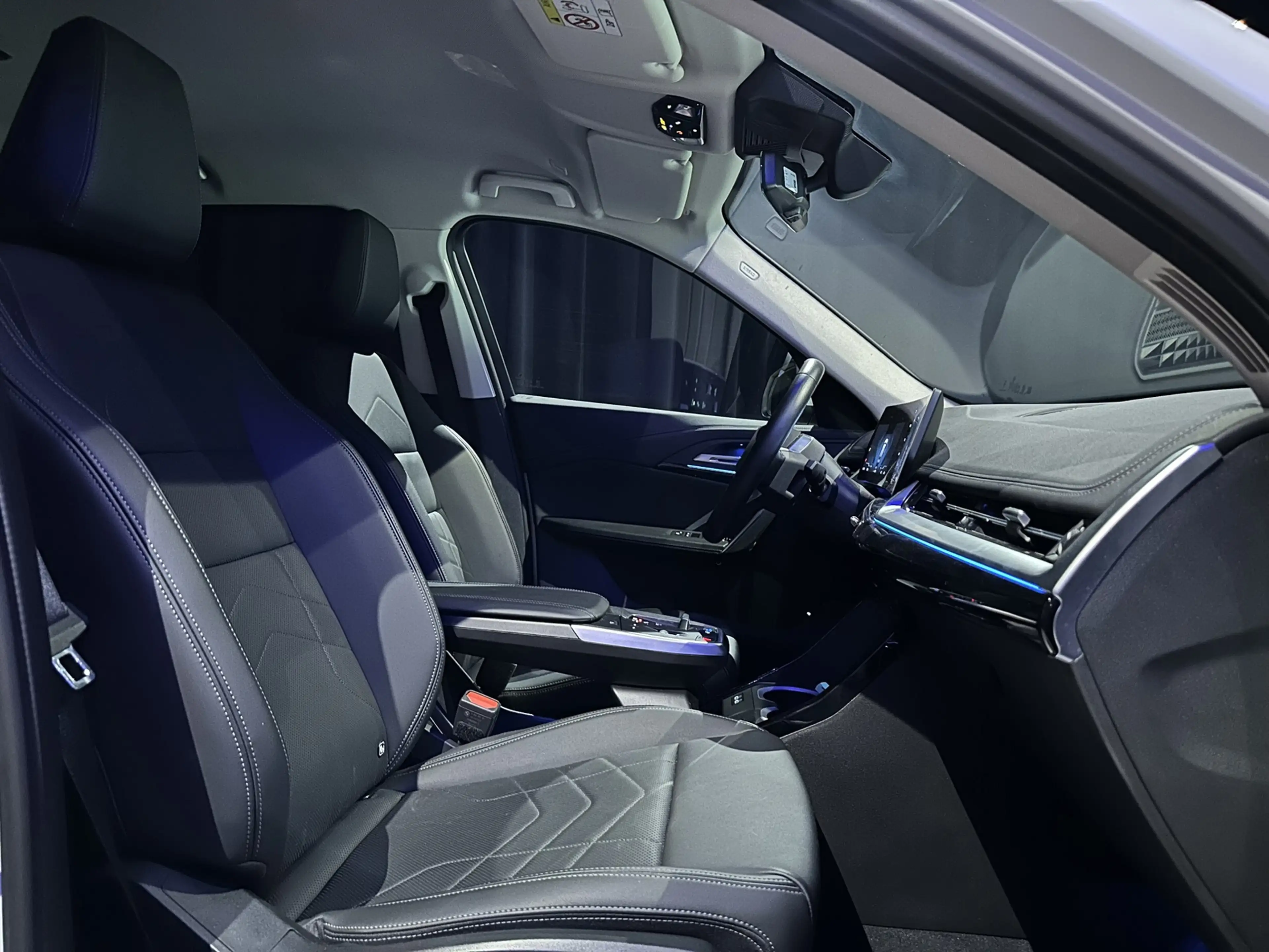 BMW iX1 EDrive20 67 kWh L *Leder*Camera*Premiumpack* — photo 19