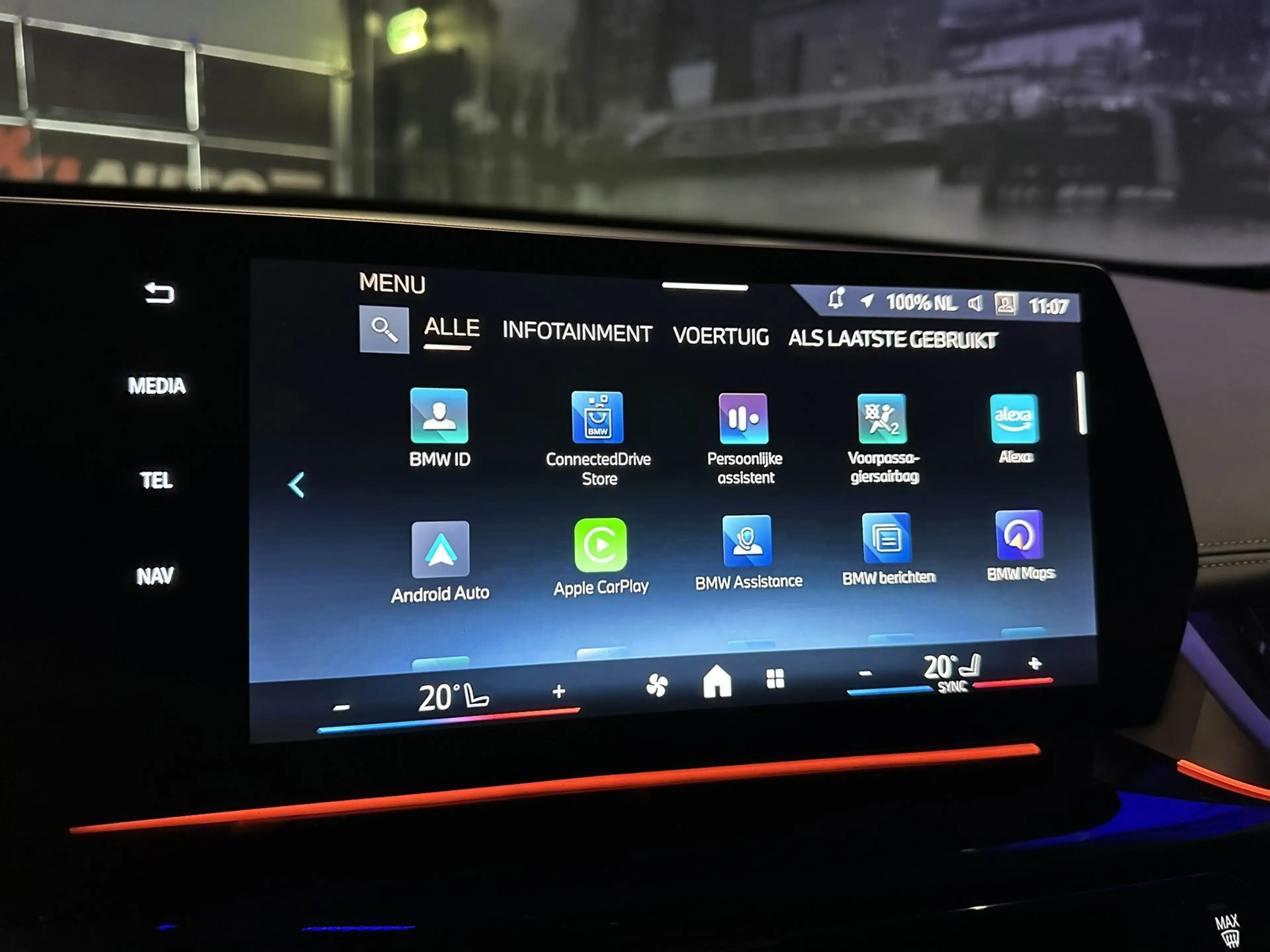 BMW iX1 EDrive20 67 kWh L *Leder*Camera*Premiumpack* — photo 30