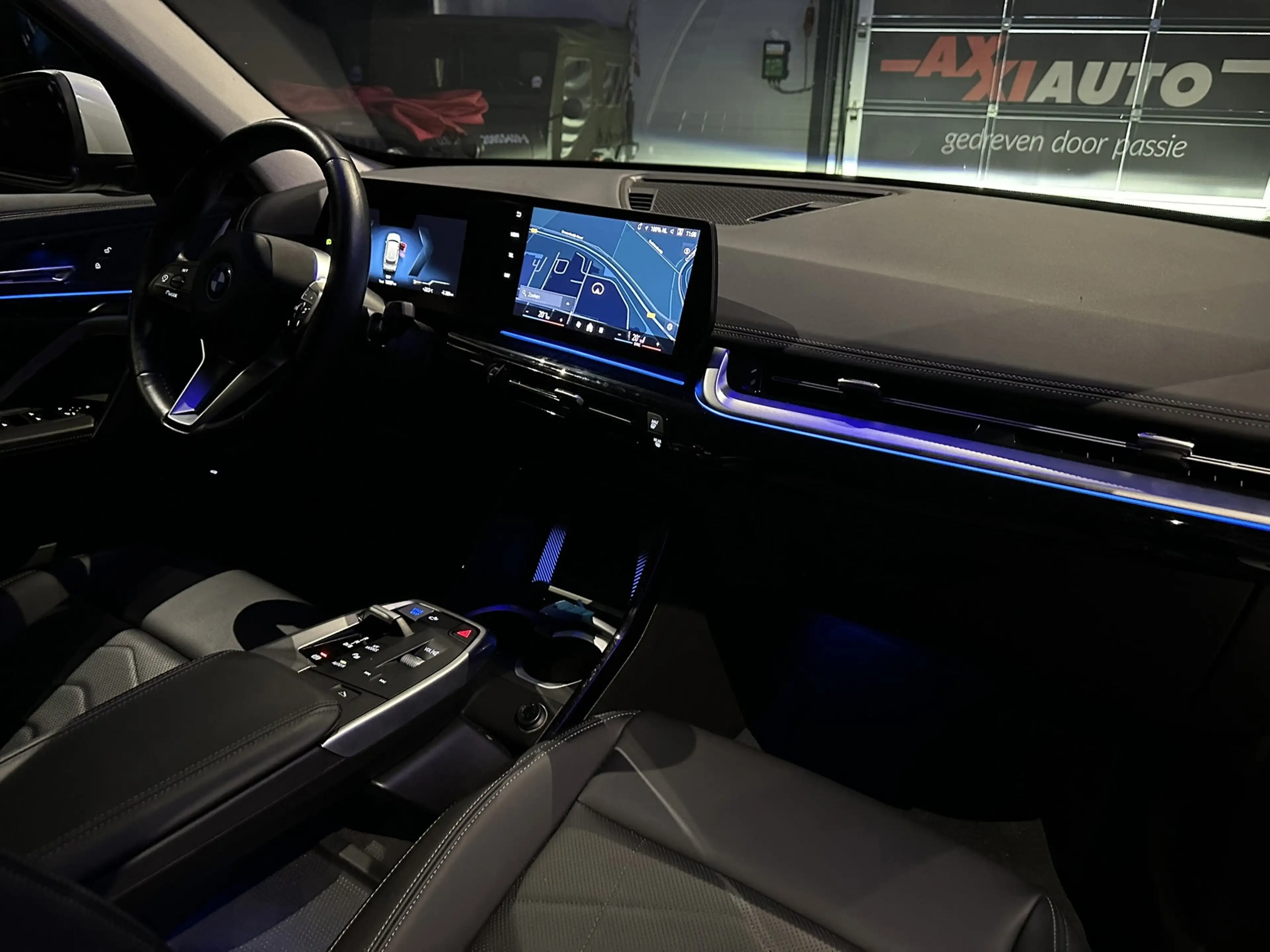 BMW iX1 EDrive20 67 kWh L *Leder*Camera*Premiumpack* — photo 21