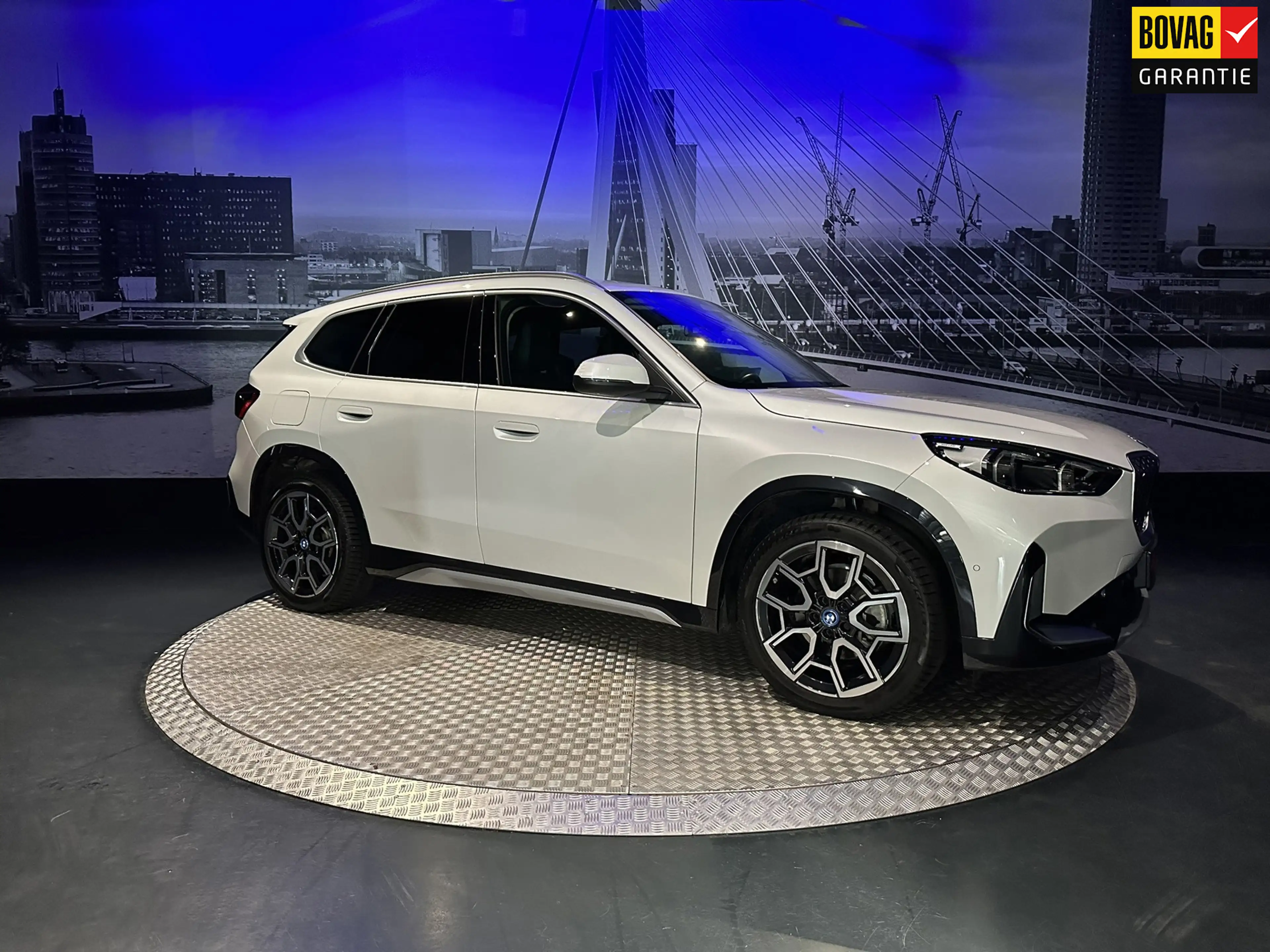 BMW iX1 EDrive20 67 kWh L *Leder*Camera*Premiumpack*