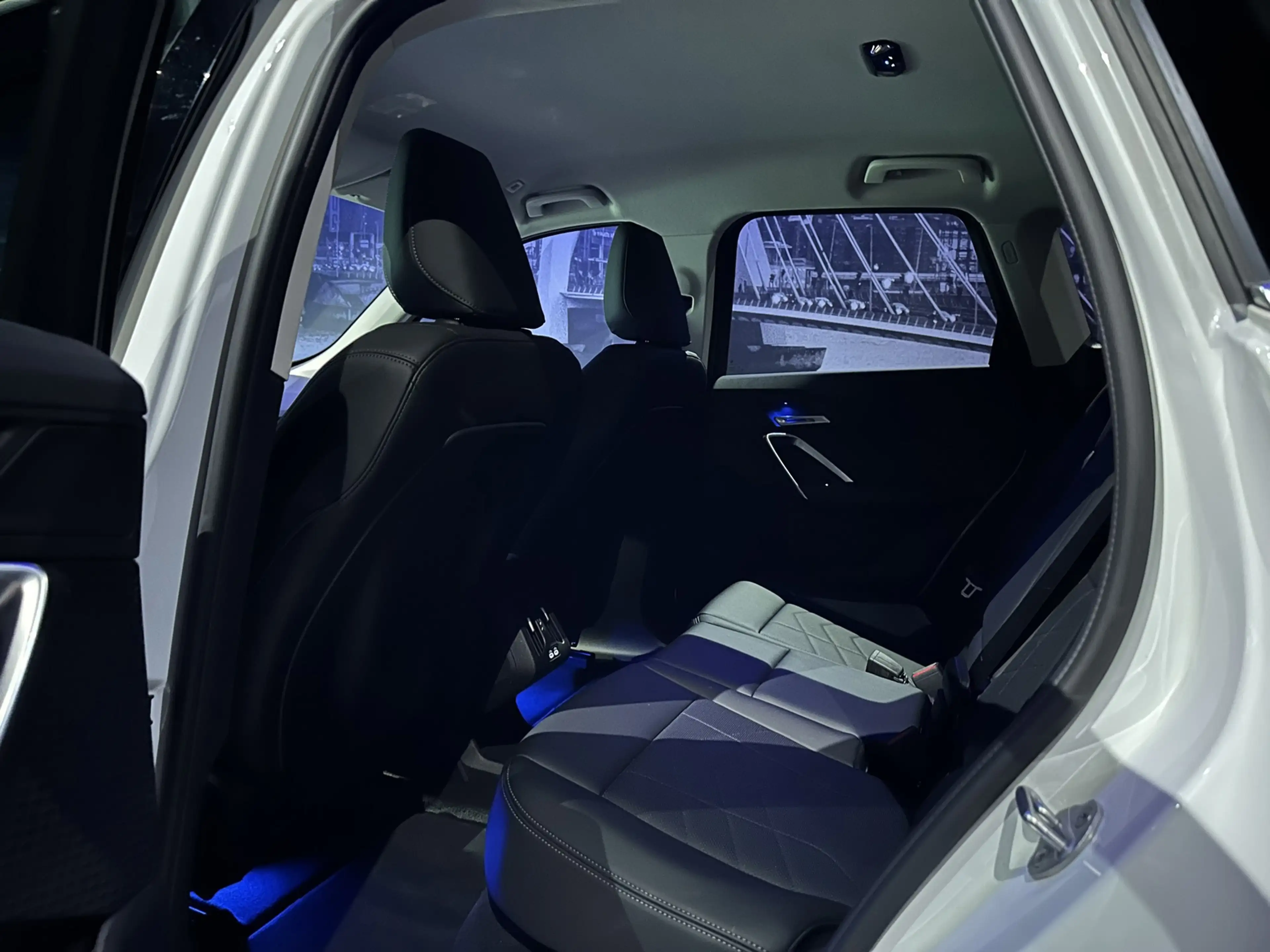 BMW iX1 EDrive20 67 kWh L *Leder*Camera*Premiumpack* — photo 26