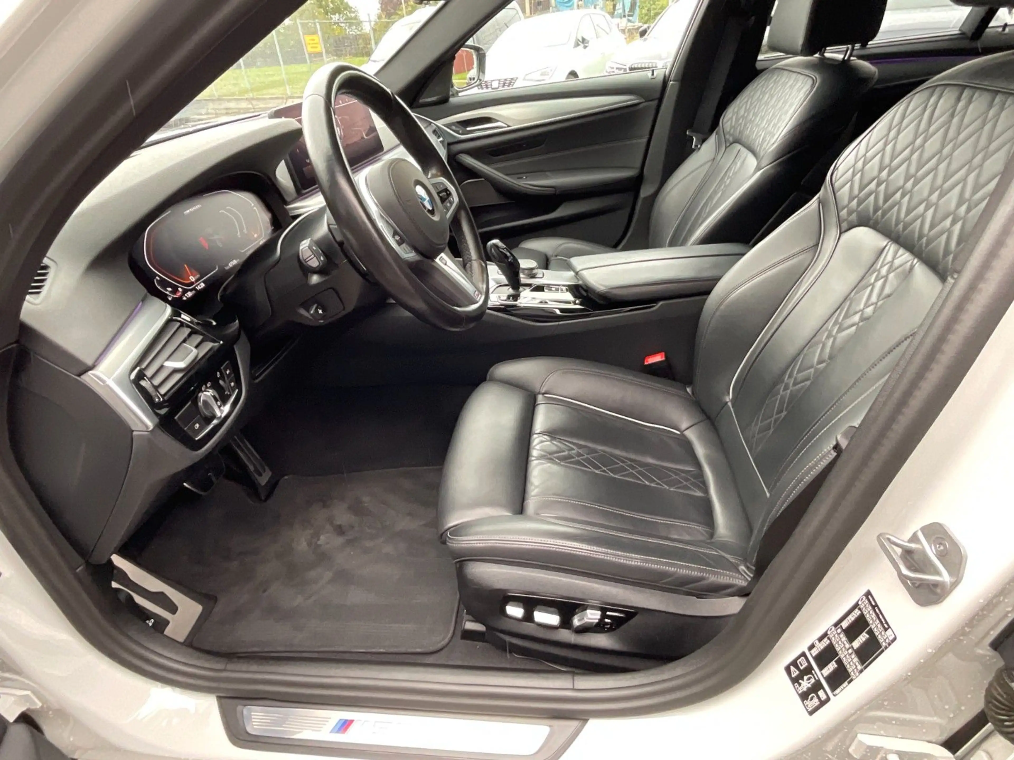 BMW 550 i xDrive - LASER * STANDHZG. * LEDER NAPPA — photo 12