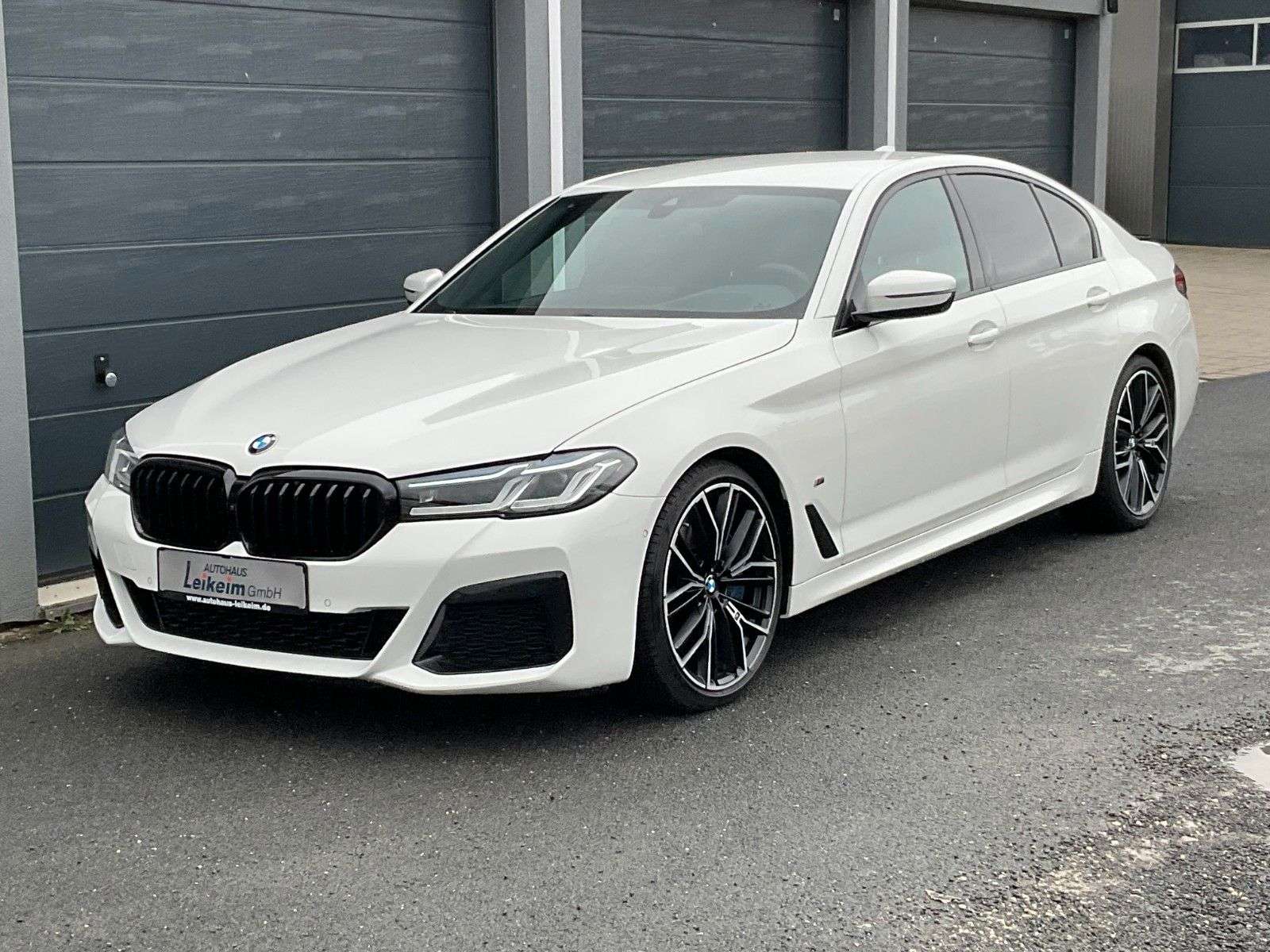 2022 BMW 550