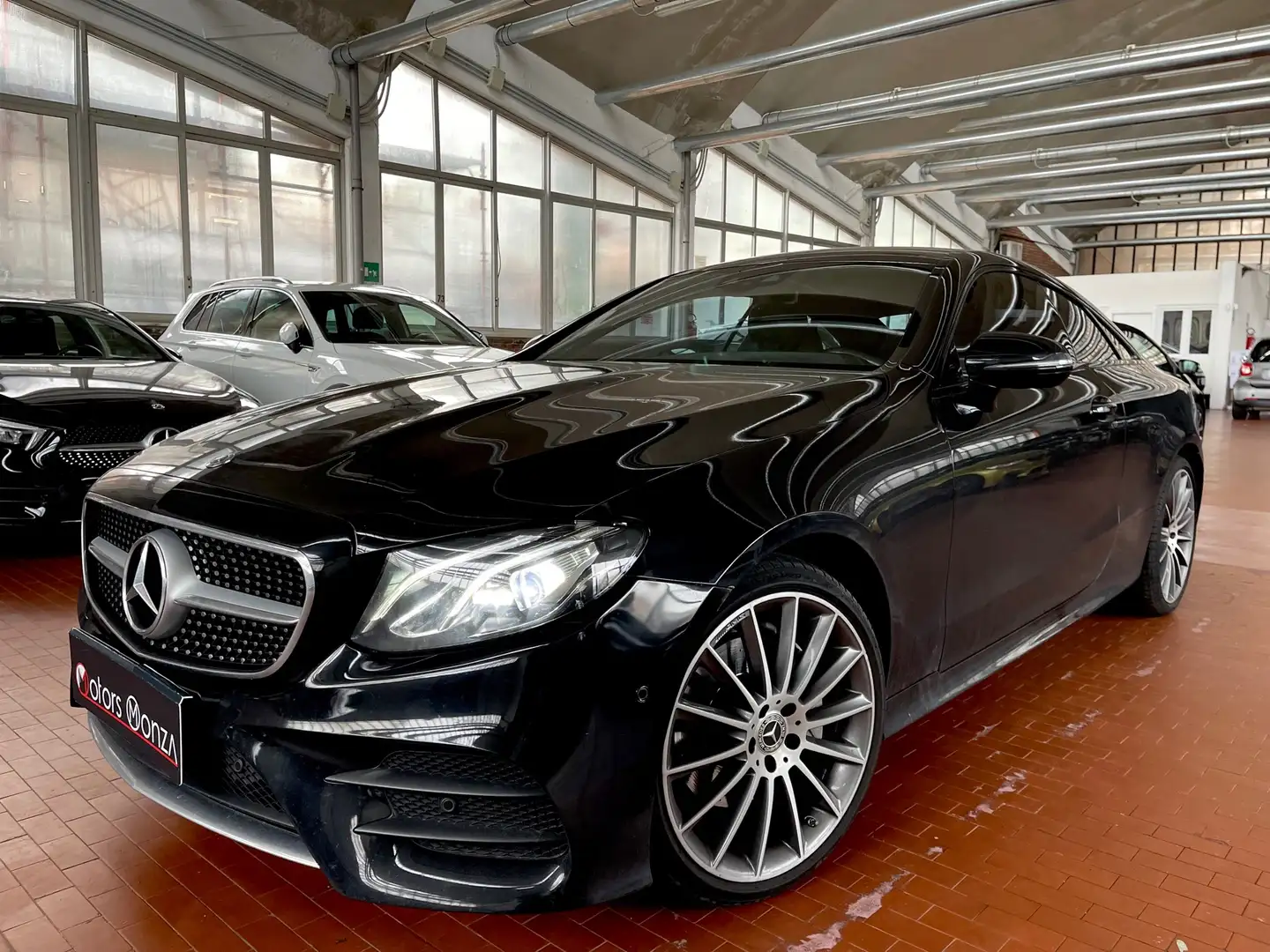 Mercedes-Benz E 220 d 4Matic Premium Plus *Head-Up *LuciAmbiente Nero - 1