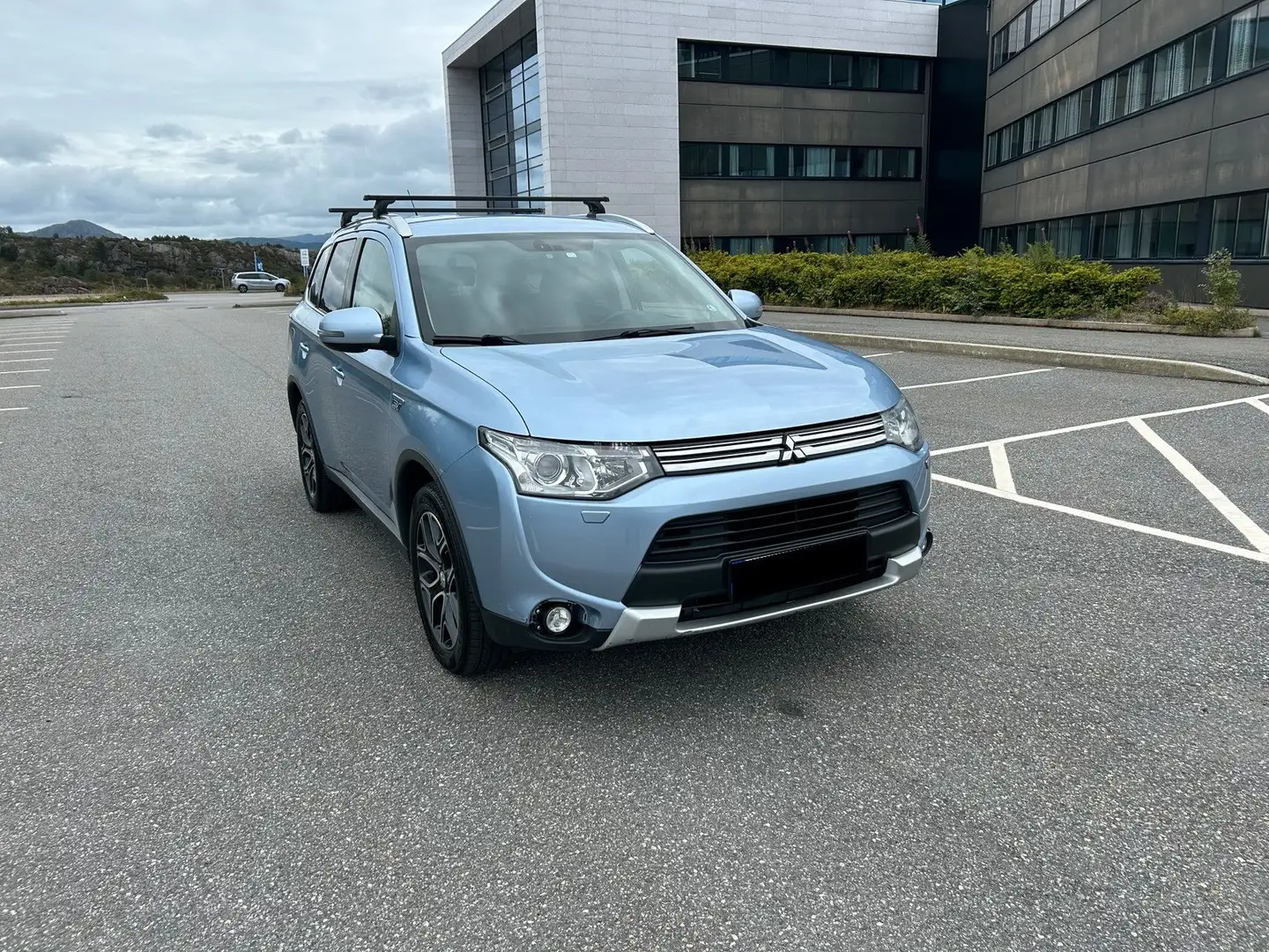 Mitsubishi Outlander Outlander 2.0 4WD Plug-In Hybrid Blau - 2