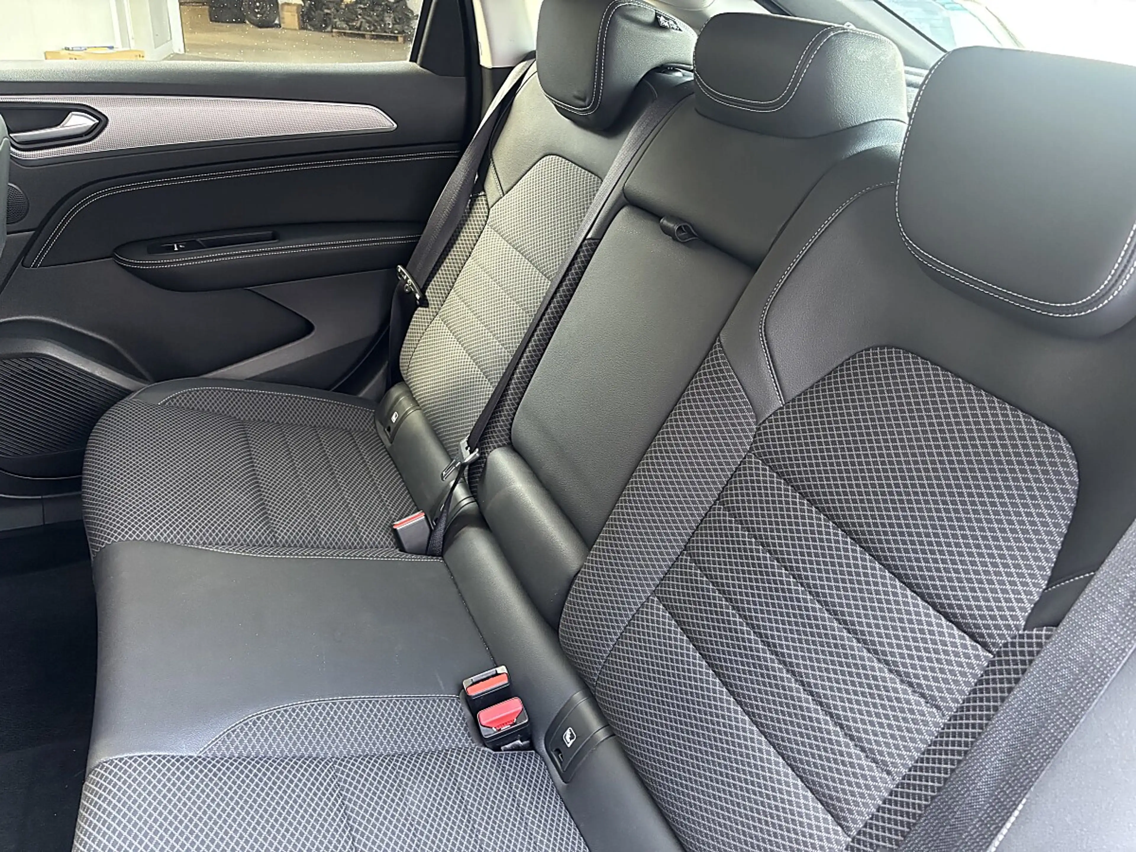 Renault Arkana TCe 140 EDC PF Intens Aut. — photo 13