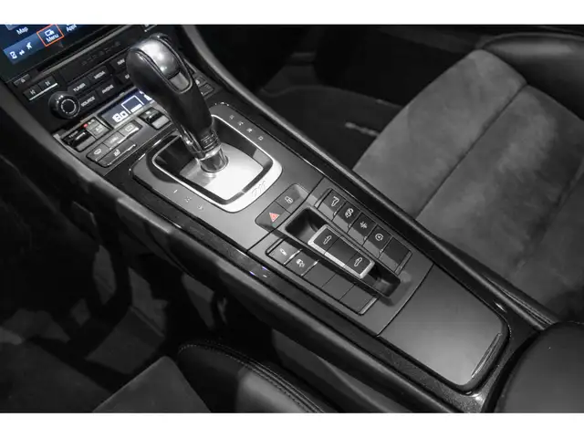Porsche 911 view 12