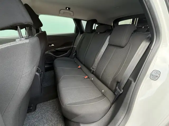 Peugeot 308 view 5