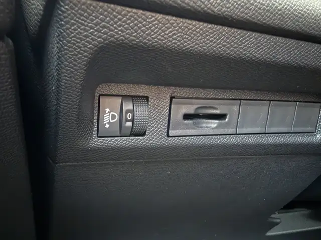 Peugeot 308 view 10