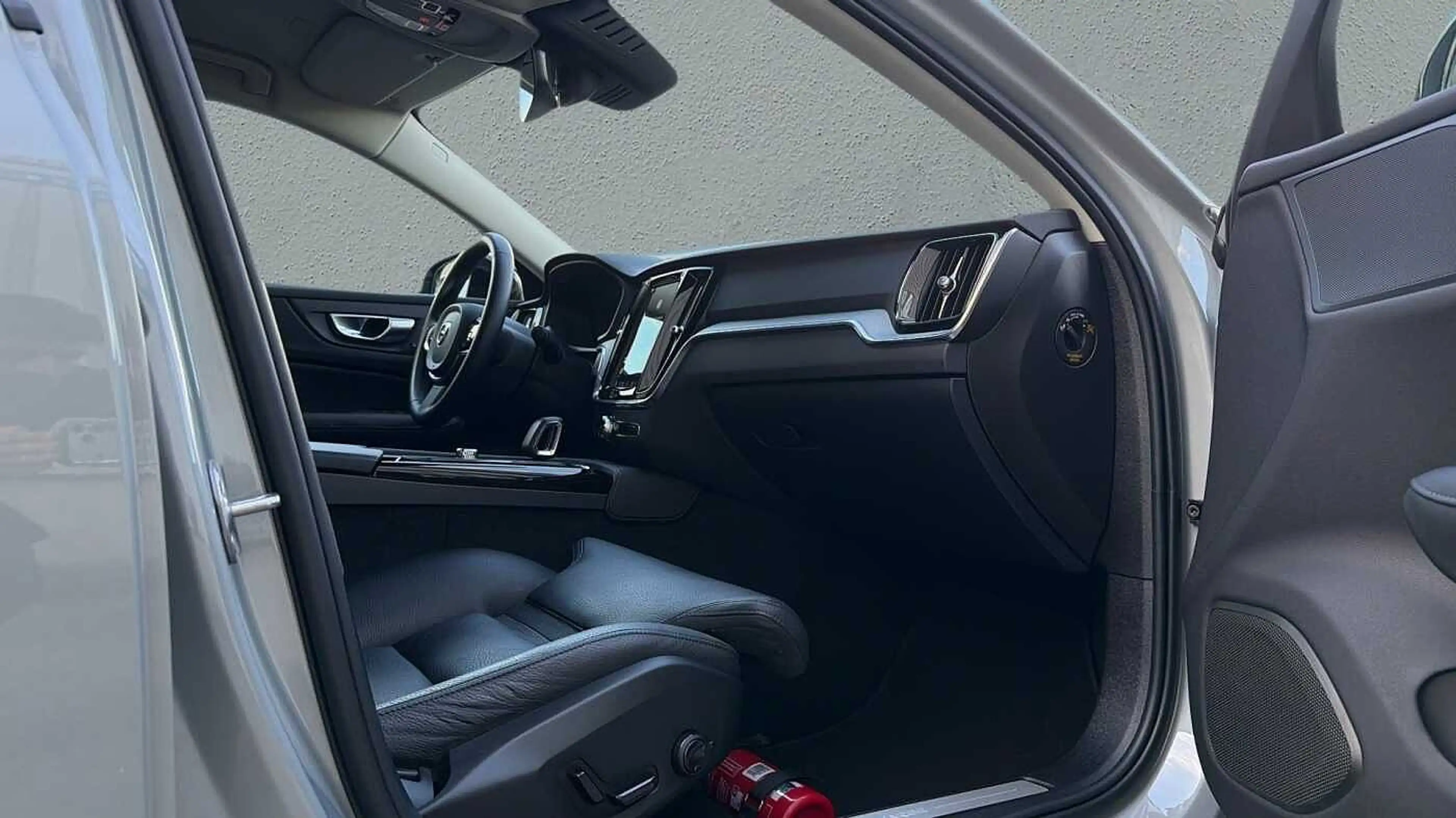 Volvo S60 Recharge Plus Dark, T8 AWD Plug-in hybrid, Elektri — photo 5