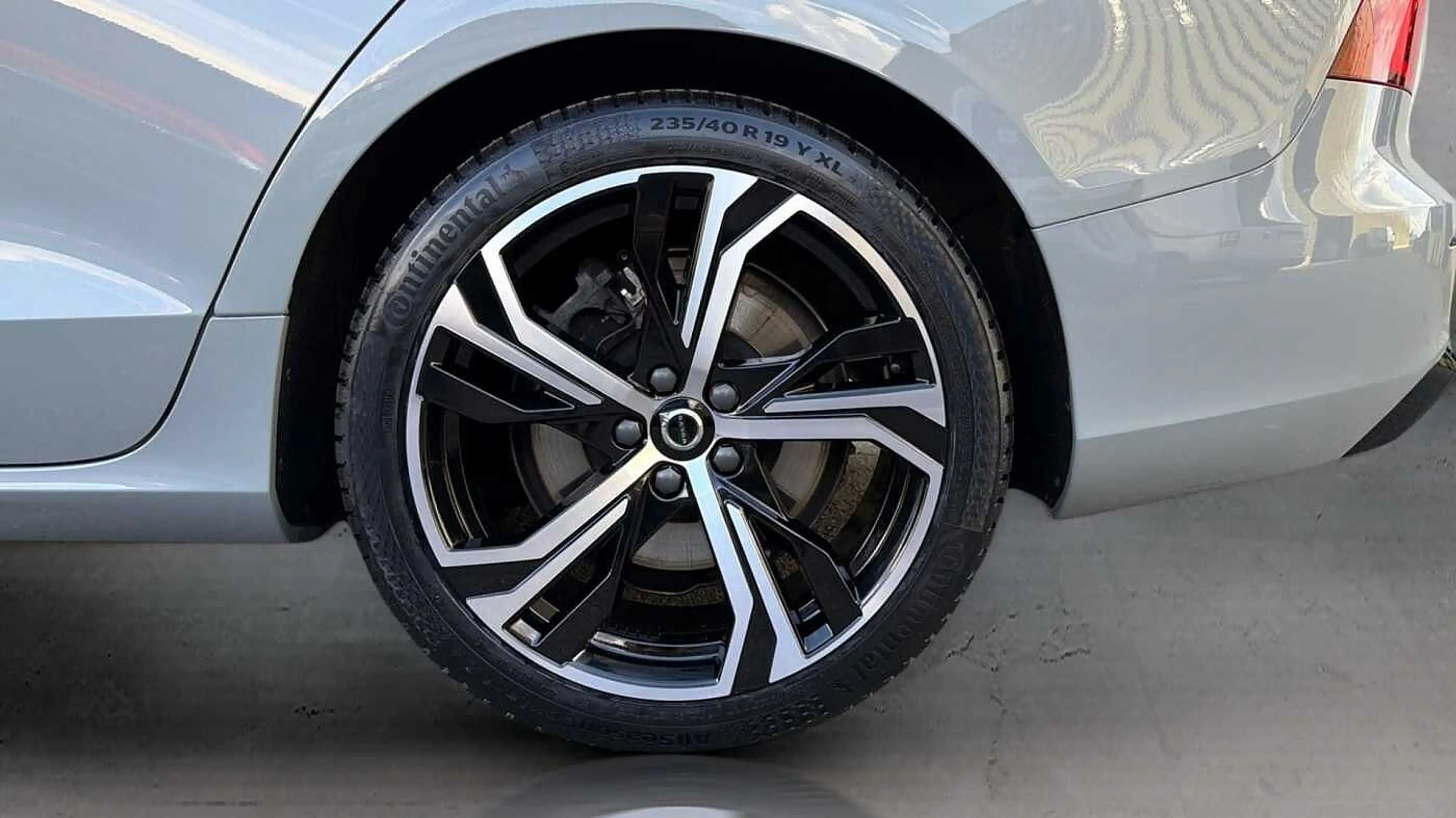 Volvo S60 Recharge Plus Dark, T8 AWD Plug-in hybrid, Elektri — photo 10