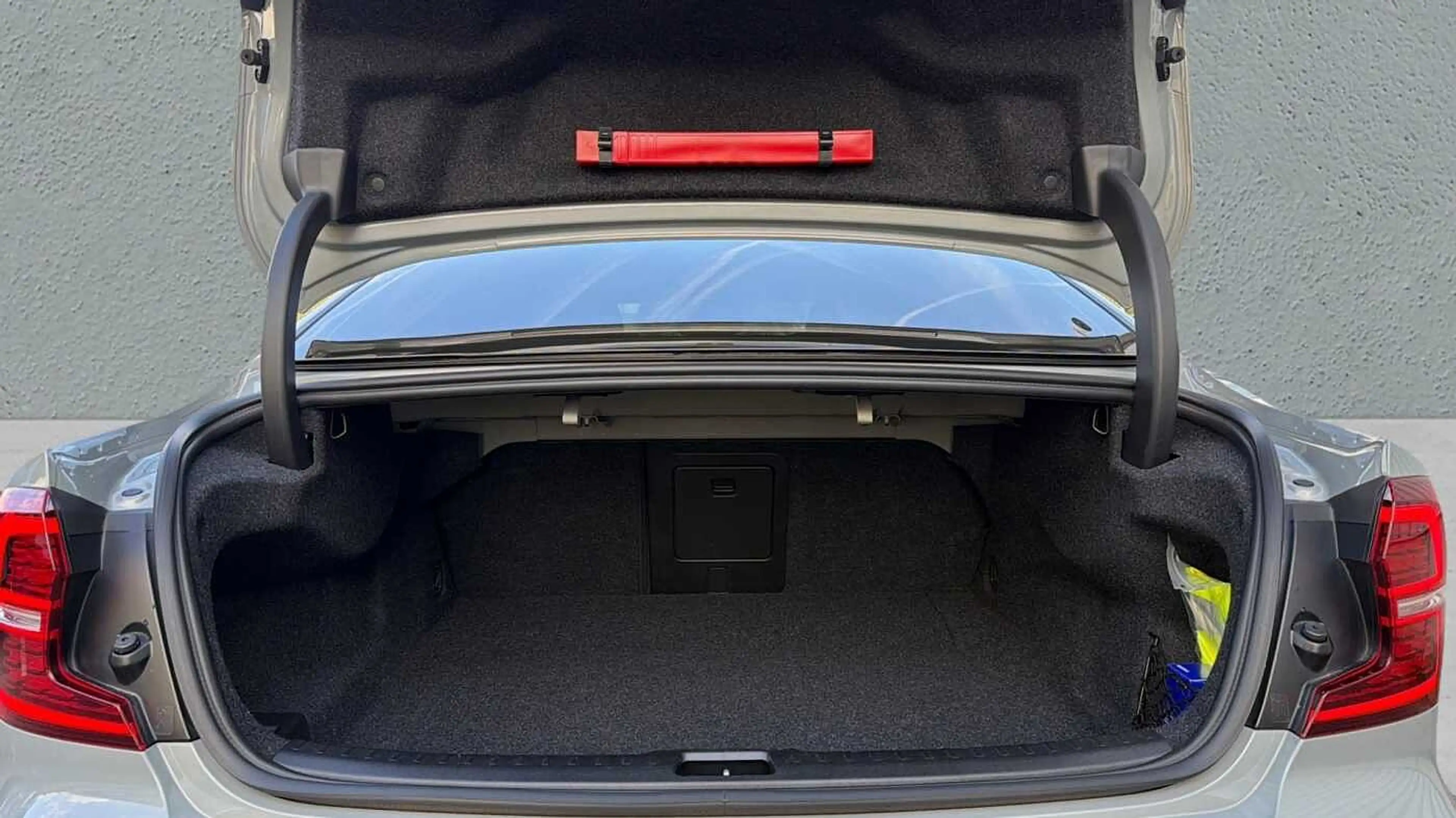 Volvo S60 Recharge Plus Dark, T8 AWD Plug-in hybrid, Elektri — photo 14