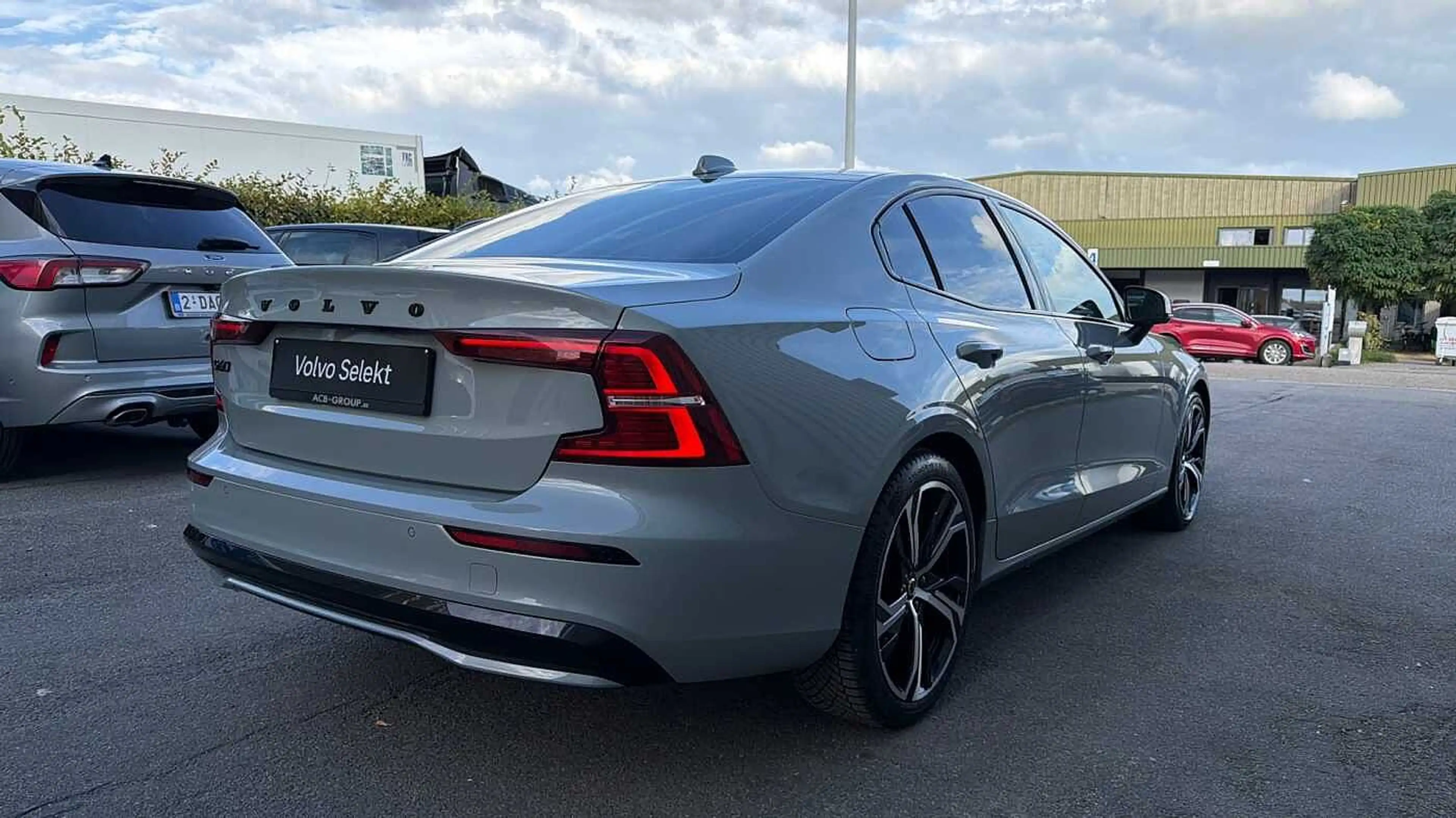 Volvo S60 Recharge Plus Dark, T8 AWD Plug-in hybrid, Elektri — photo 4