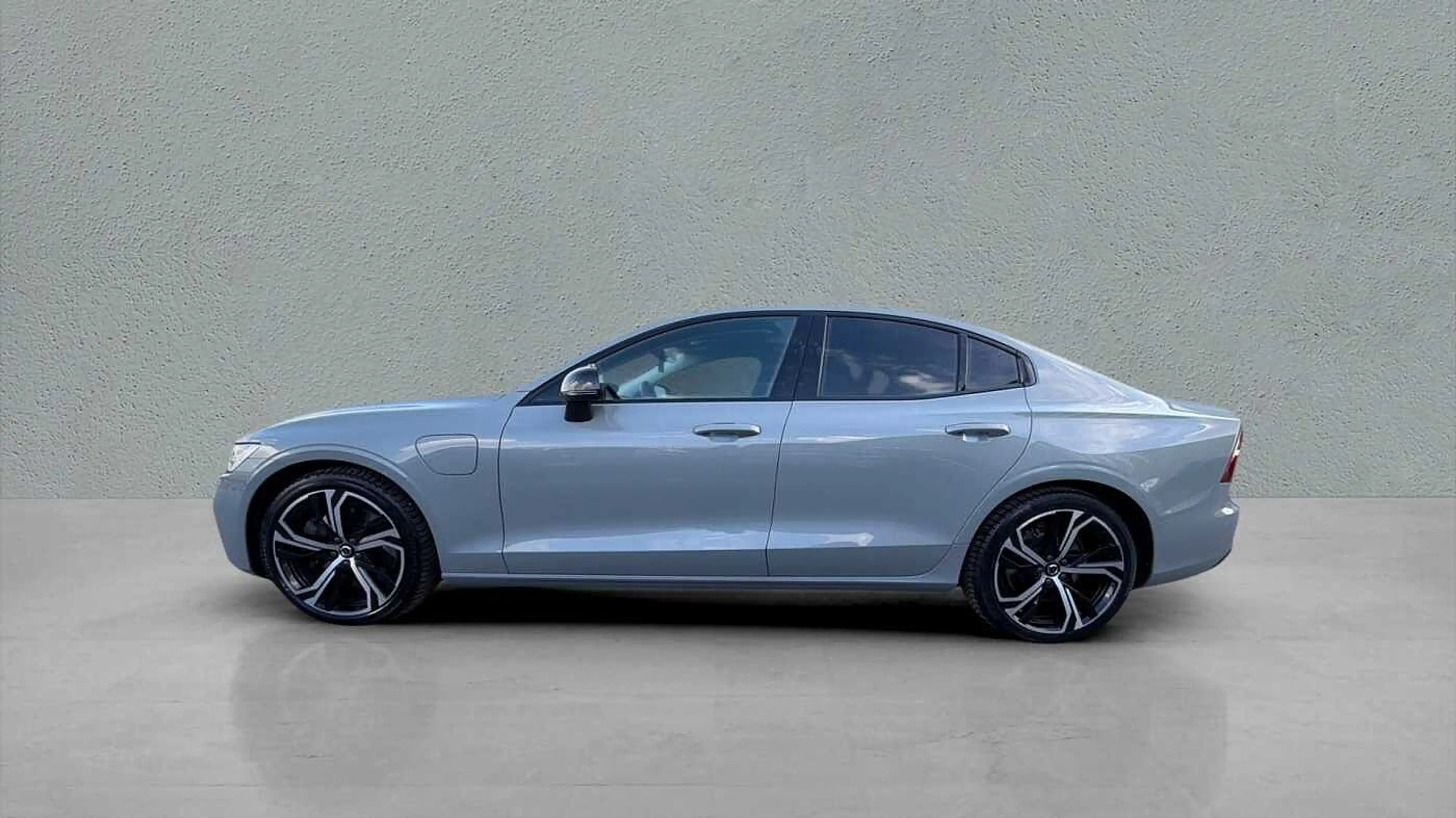 Volvo S60 Recharge Plus Dark, T8 AWD Plug-in hybrid, Elektri — photo 3