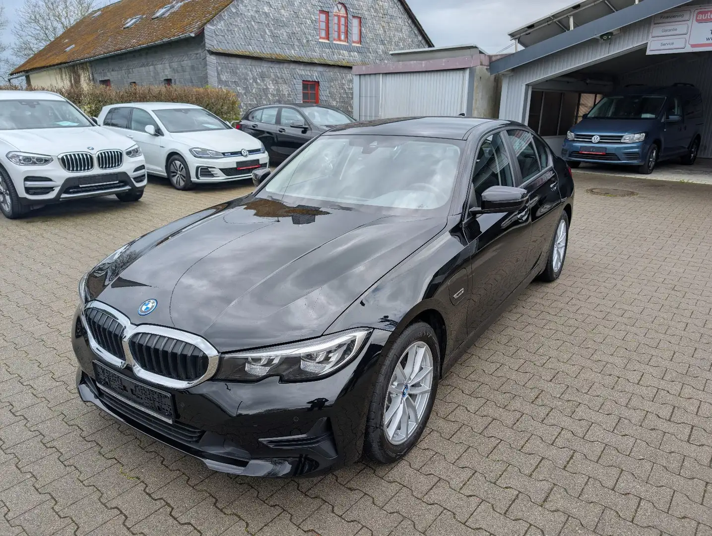 BMW 320 Baureihe 3 Lim. 320 e Advantage Schwarz - 1