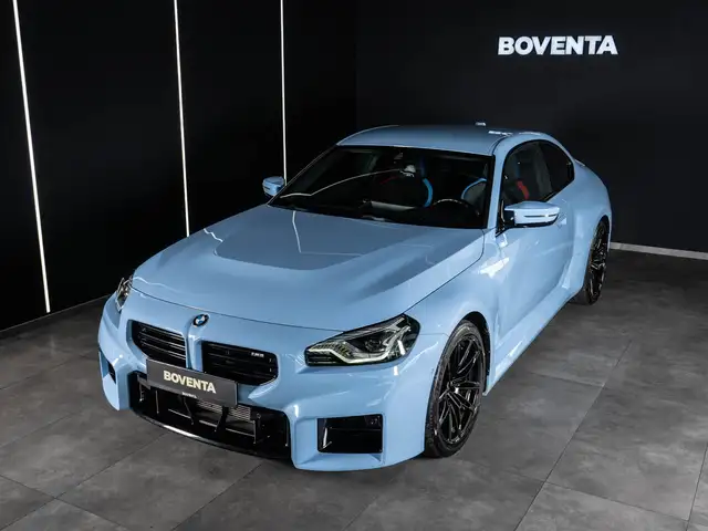 BMW M2 view 3