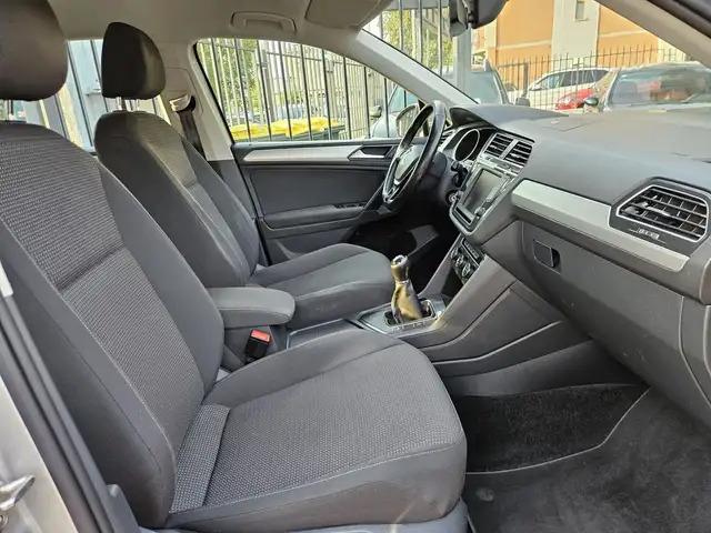 Volkswagen Tiguan view 11