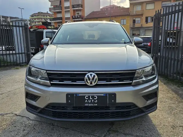 Volkswagen Tiguan view 2