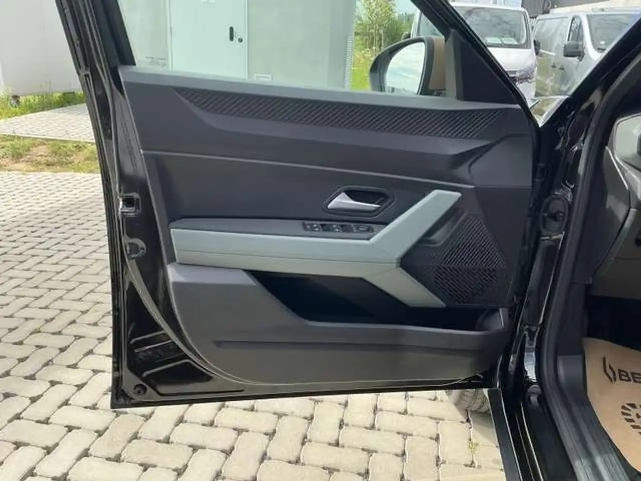 Dacia Duster — photo 12